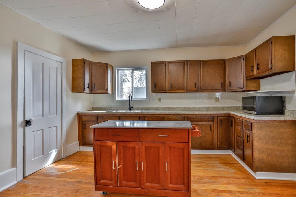 300 E 9TH STREET, Marshfield, Wisconsin 54449, 4 Bedrooms Bedrooms, ,2 BathroomsBathrooms,Residential,For Sale,300 E 9TH STREET,22601284