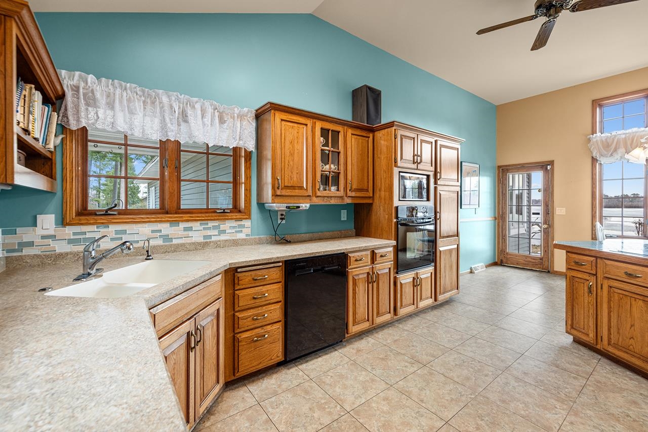 301 PINE ISLAND LANE, Schofield, Wisconsin 54476, 2 Bedrooms Bedrooms, ,3 BathroomsBathrooms,Residential,For Sale,301 PINE ISLAND LANE,22601289