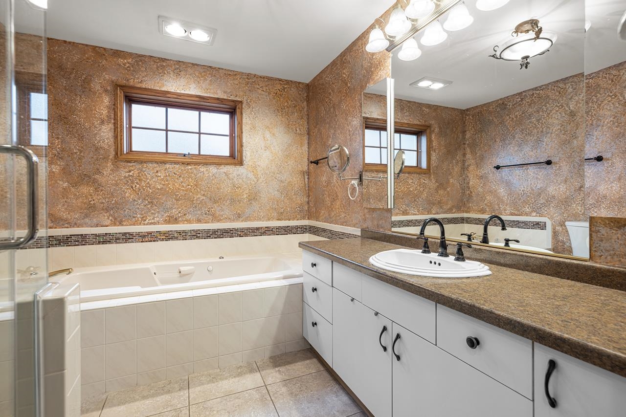 301 PINE ISLAND LANE, Schofield, Wisconsin 54476, 2 Bedrooms Bedrooms, ,3 BathroomsBathrooms,Residential,For Sale,301 PINE ISLAND LANE,22601289