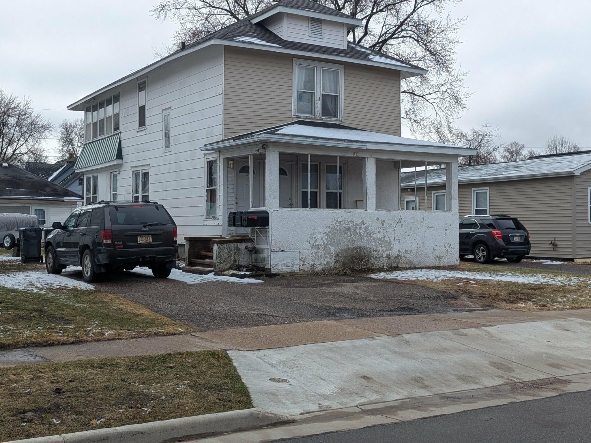 703 S CEDAR AVENUE, Marshfield, Wisconsin 54449, 1 Bedroom Bedrooms, 4 Rooms Rooms,1 BathroomBathrooms,Multi-family,For Sale,703 S CEDAR AVENUE,22601292