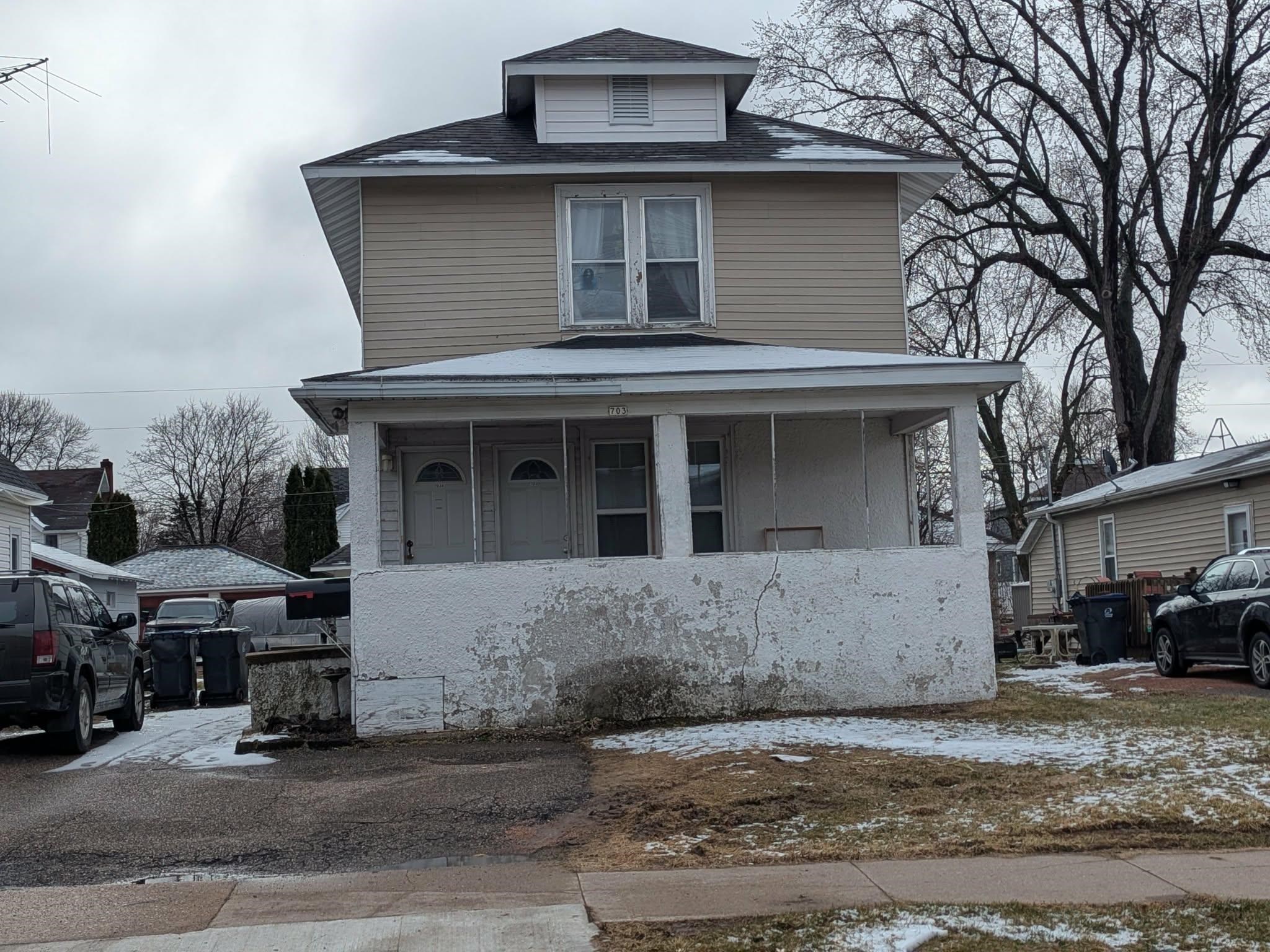 703 S CEDAR AVENUE, Marshfield, Wisconsin 54449, 1 Bedroom Bedrooms, 4 Rooms Rooms,1 BathroomBathrooms,Multi-family,For Sale,703 S CEDAR AVENUE,22601292