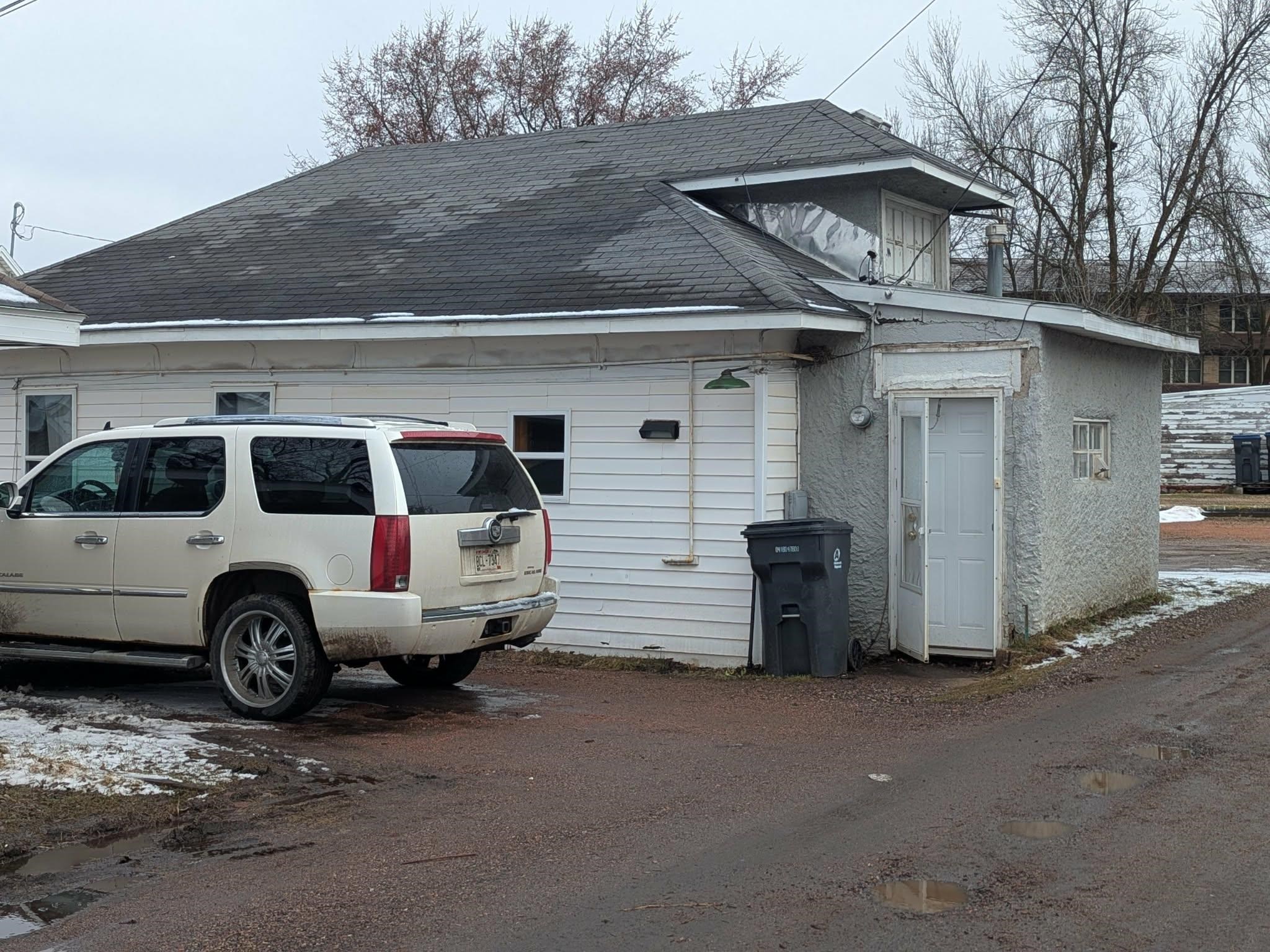 703 S CEDAR AVENUE, Marshfield, Wisconsin 54449, 1 Bedroom Bedrooms, 4 Rooms Rooms,1 BathroomBathrooms,Multi-family,For Sale,703 S CEDAR AVENUE,22601292