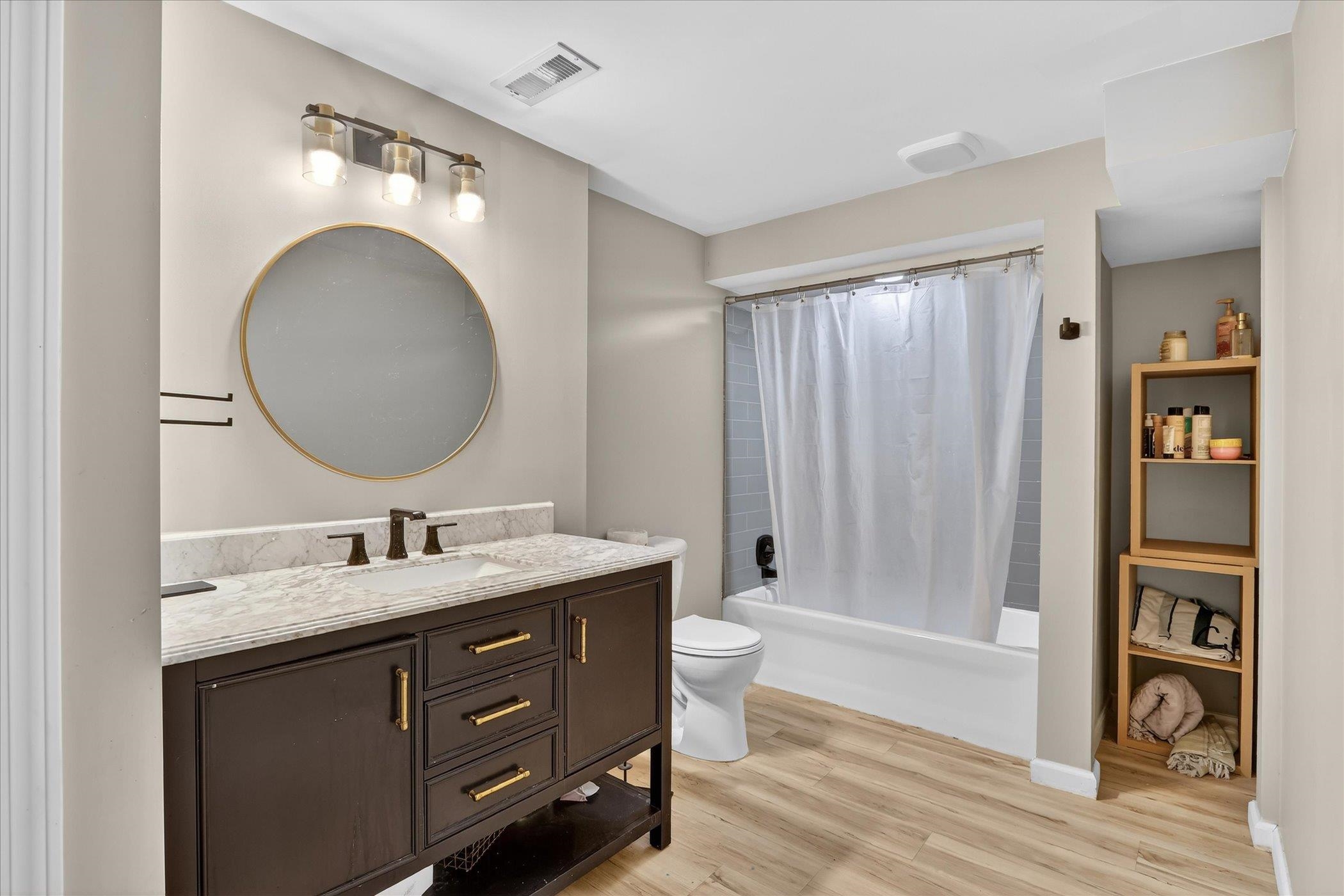 11142 N LAKE WOODS DRIVE, EDGERTON, Wisconsin 53534, 6 Bedrooms Bedrooms, ,3 BathroomsBathrooms,Residential,For Sale,11142 N LAKE WOODS DRIVE,22601295