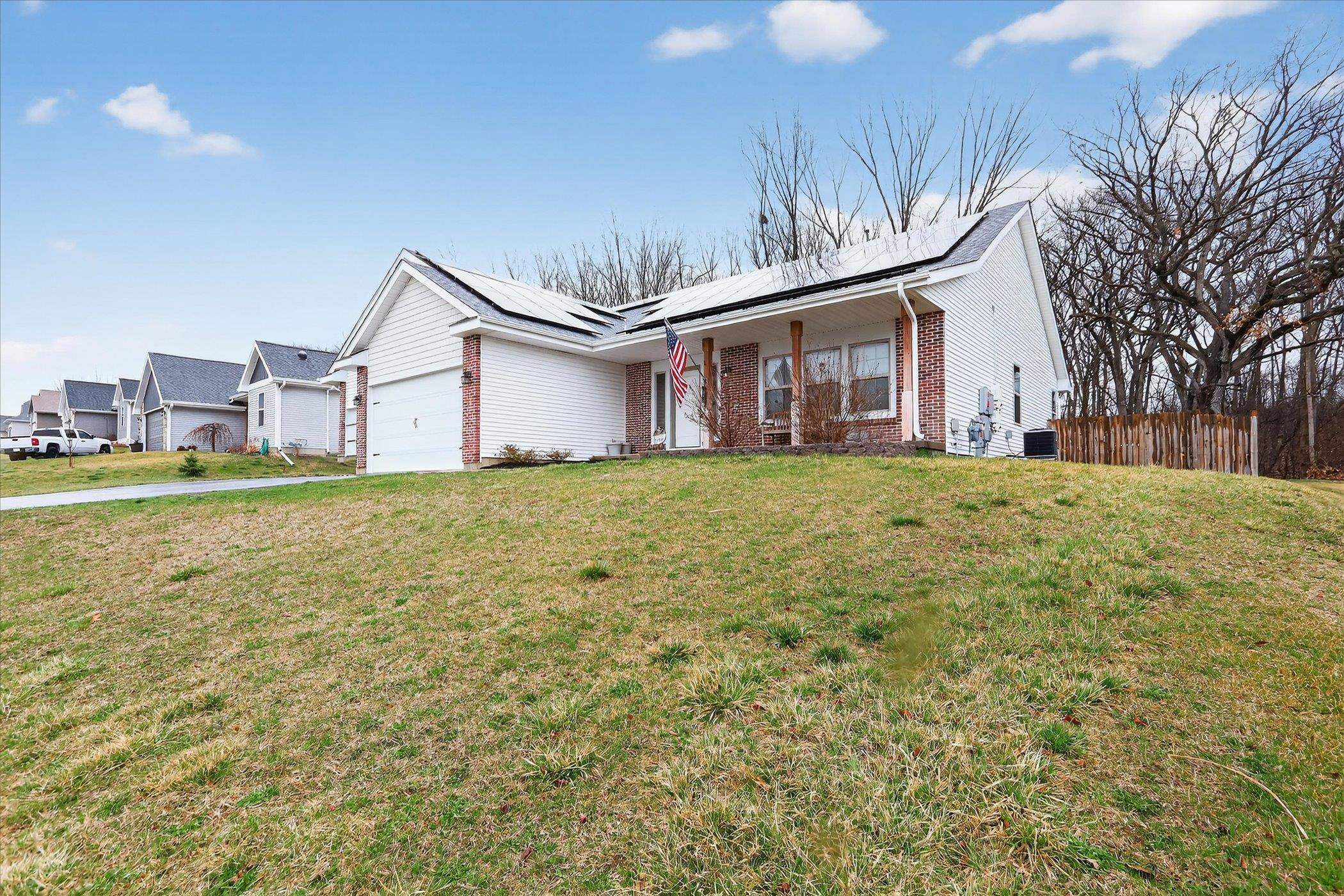 11142 N LAKE WOODS DRIVE, EDGERTON, Wisconsin 53534, 6 Bedrooms Bedrooms, ,3 BathroomsBathrooms,Residential,For Sale,11142 N LAKE WOODS DRIVE,22601295