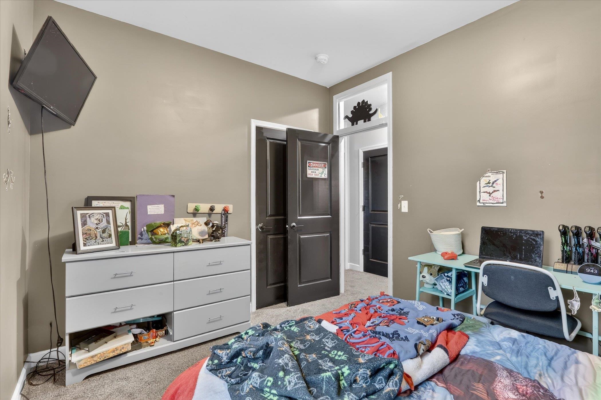 11142 N LAKE WOODS DRIVE, EDGERTON, Wisconsin 53534, 6 Bedrooms Bedrooms, ,3 BathroomsBathrooms,Residential,For Sale,11142 N LAKE WOODS DRIVE,22601295