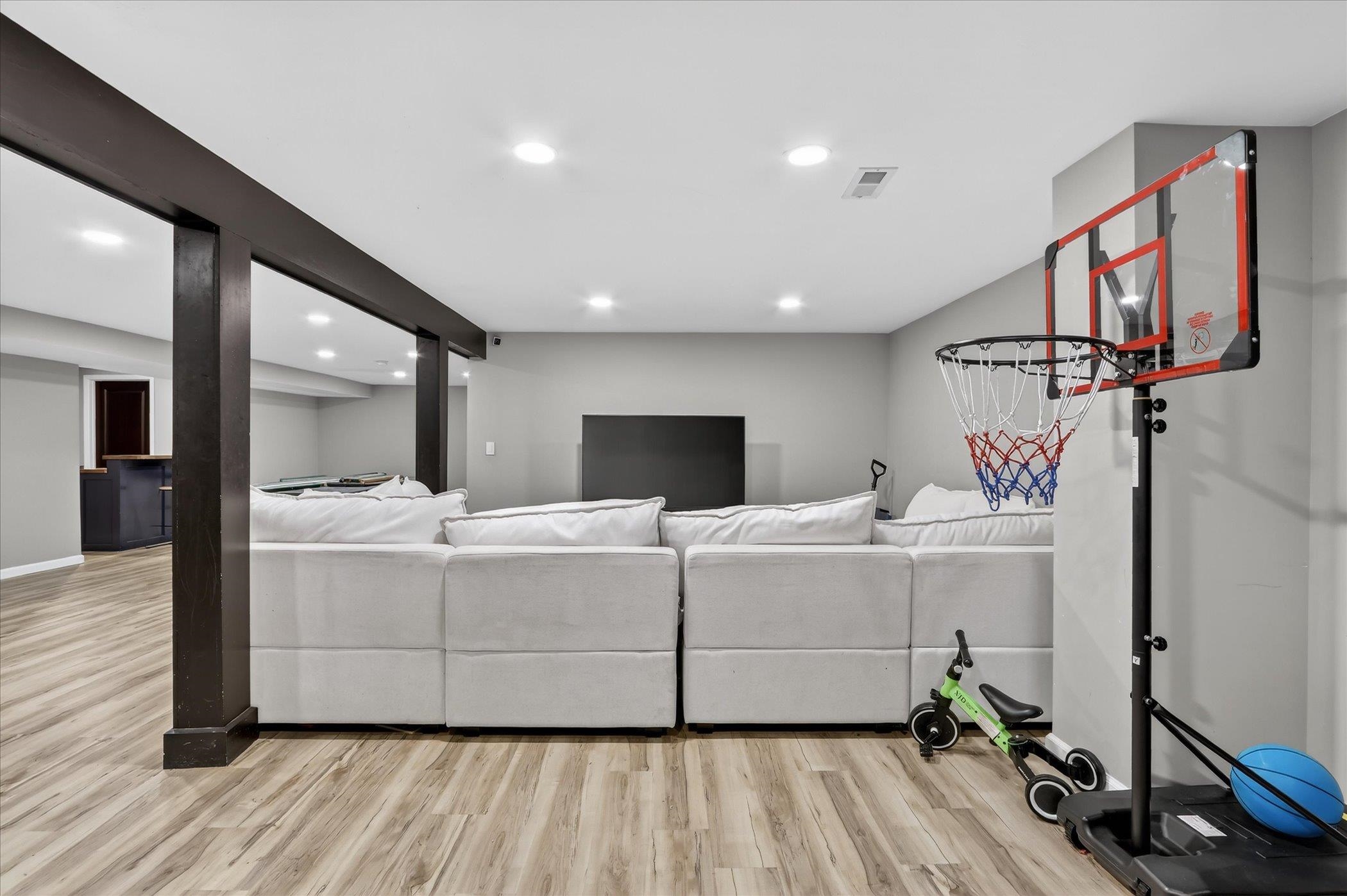 11142 N LAKE WOODS DRIVE, EDGERTON, Wisconsin 53534, 6 Bedrooms Bedrooms, ,3 BathroomsBathrooms,Residential,For Sale,11142 N LAKE WOODS DRIVE,22601295