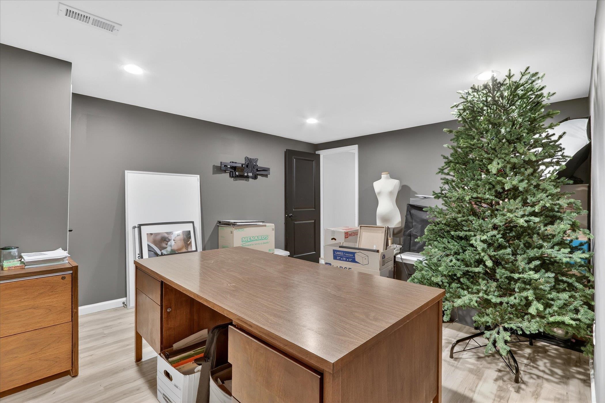 11142 N LAKE WOODS DRIVE, EDGERTON, Wisconsin 53534, 6 Bedrooms Bedrooms, ,3 BathroomsBathrooms,Residential,For Sale,11142 N LAKE WOODS DRIVE,22601295