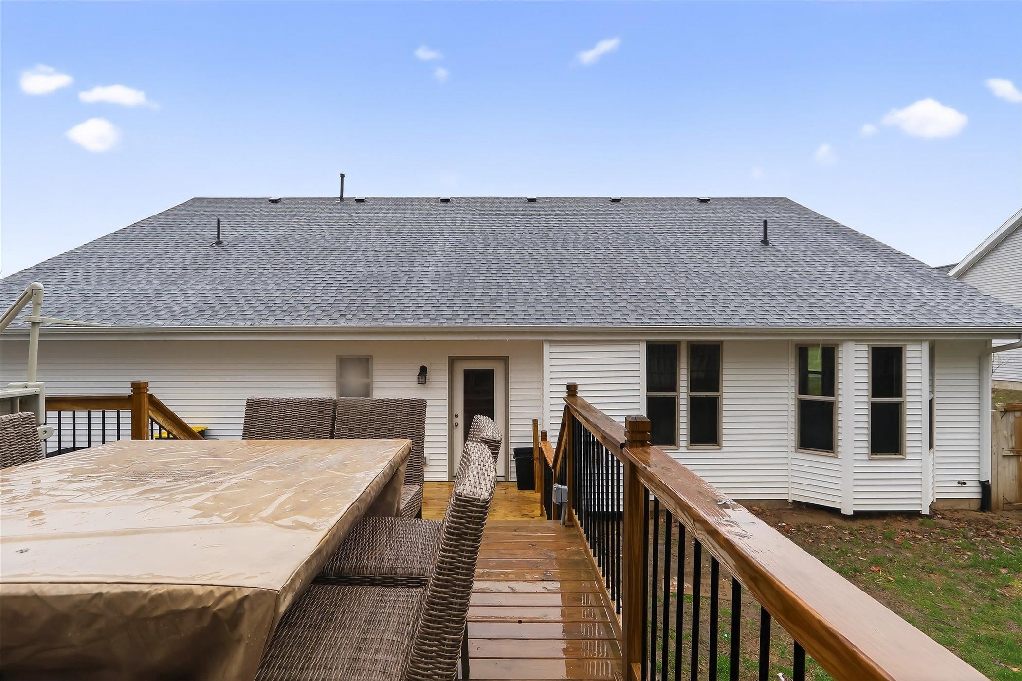 11142 N LAKE WOODS DRIVE, EDGERTON, Wisconsin 53534, 6 Bedrooms Bedrooms, ,3 BathroomsBathrooms,Residential,For Sale,11142 N LAKE WOODS DRIVE,22601295