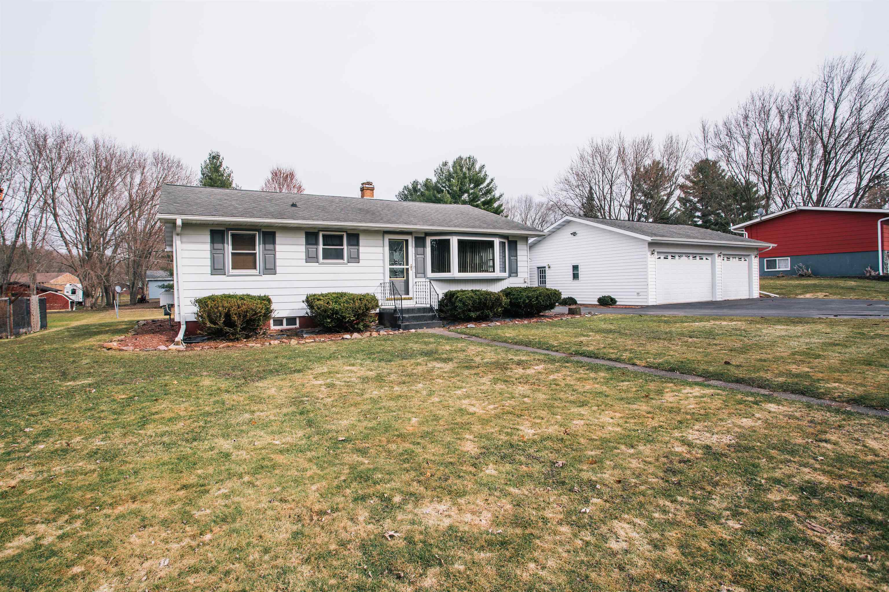 1703 GRAND AVENUE, Neillsville, Wisconsin 54456, 3 Bedrooms Bedrooms, ,2 BathroomsBathrooms,Residential,For Sale,1703 GRAND AVENUE,22601299