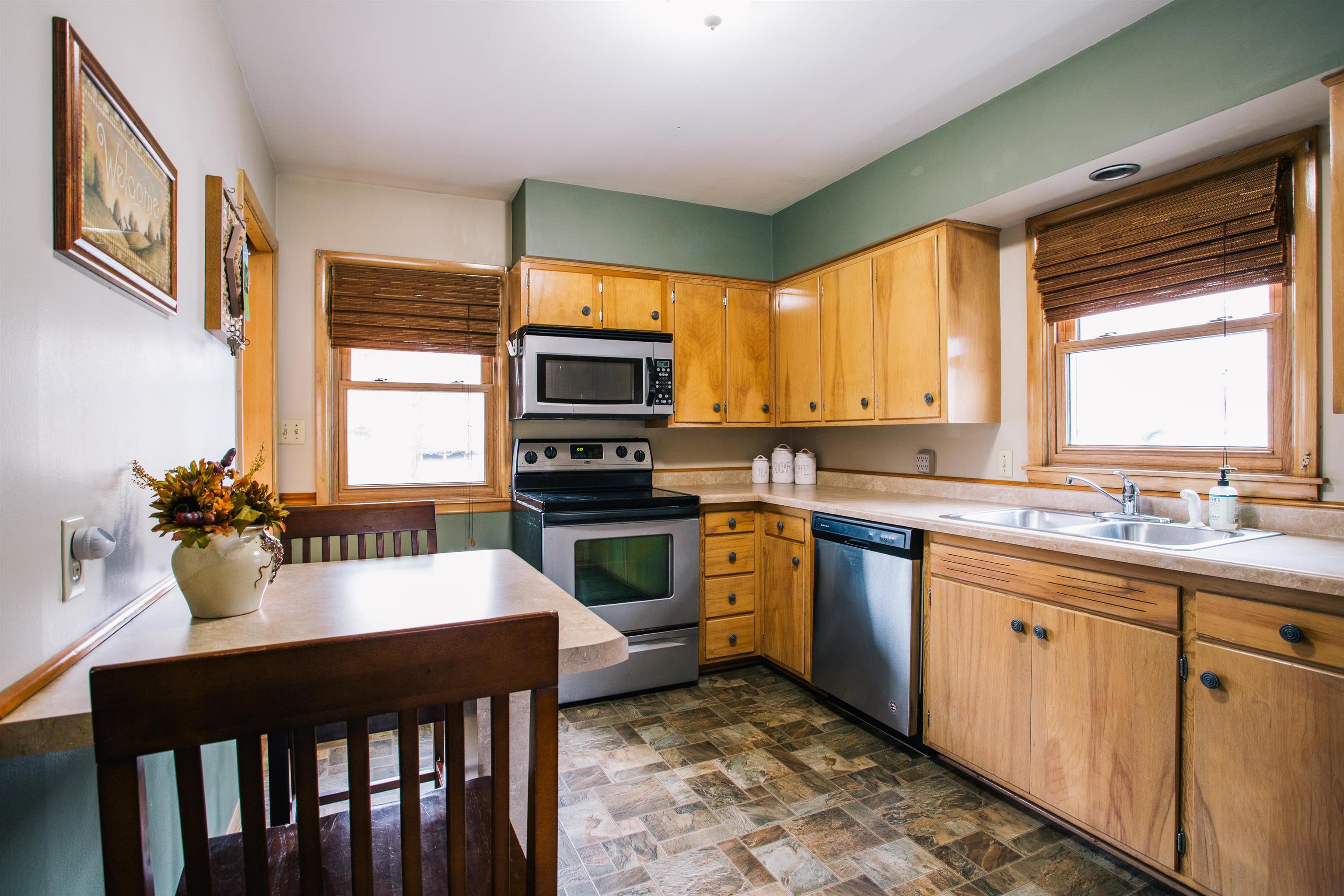 1703 GRAND AVENUE, Neillsville, Wisconsin 54456, 3 Bedrooms Bedrooms, ,2 BathroomsBathrooms,Residential,For Sale,1703 GRAND AVENUE,22601299