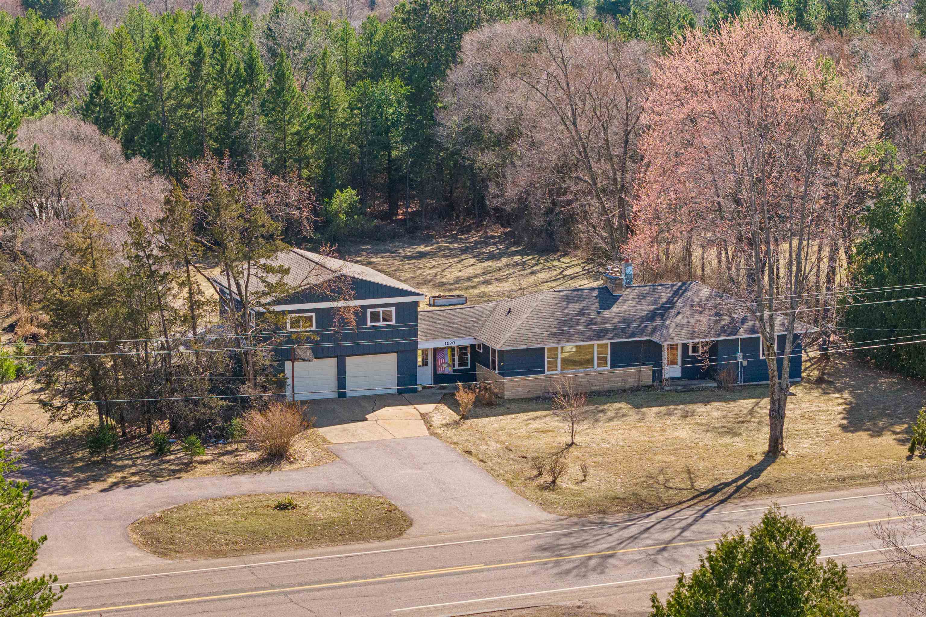 1020 GRIFFITH AVENUE, Wisconsin Rapids, Wisconsin 54494, 3 Bedrooms Bedrooms, ,2 BathroomsBathrooms,Residential,For Sale,1020 GRIFFITH AVENUE,22601301