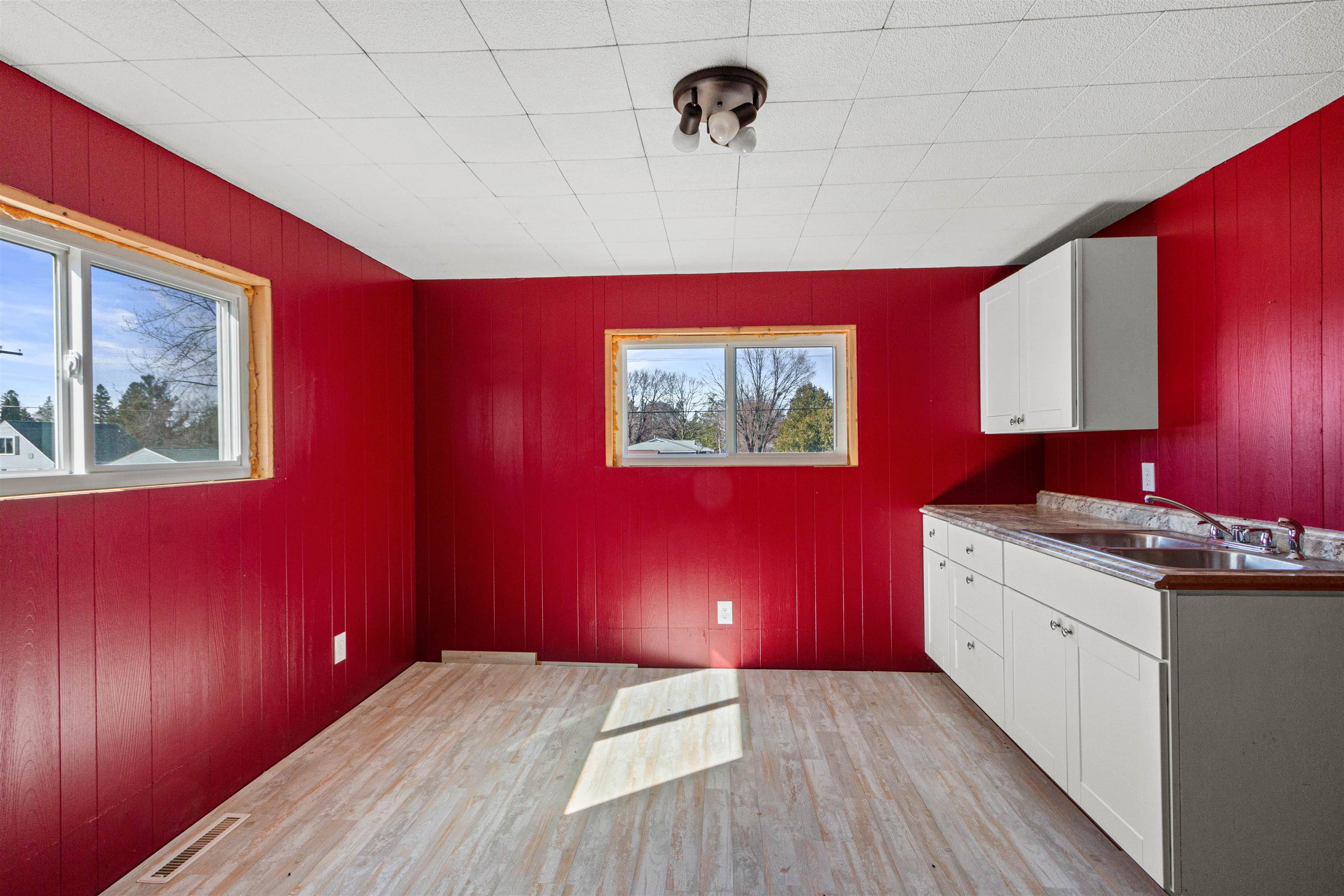 1020 GRIFFITH AVENUE, Wisconsin Rapids, Wisconsin 54494, 3 Bedrooms Bedrooms, ,2 BathroomsBathrooms,Residential,For Sale,1020 GRIFFITH AVENUE,22601301