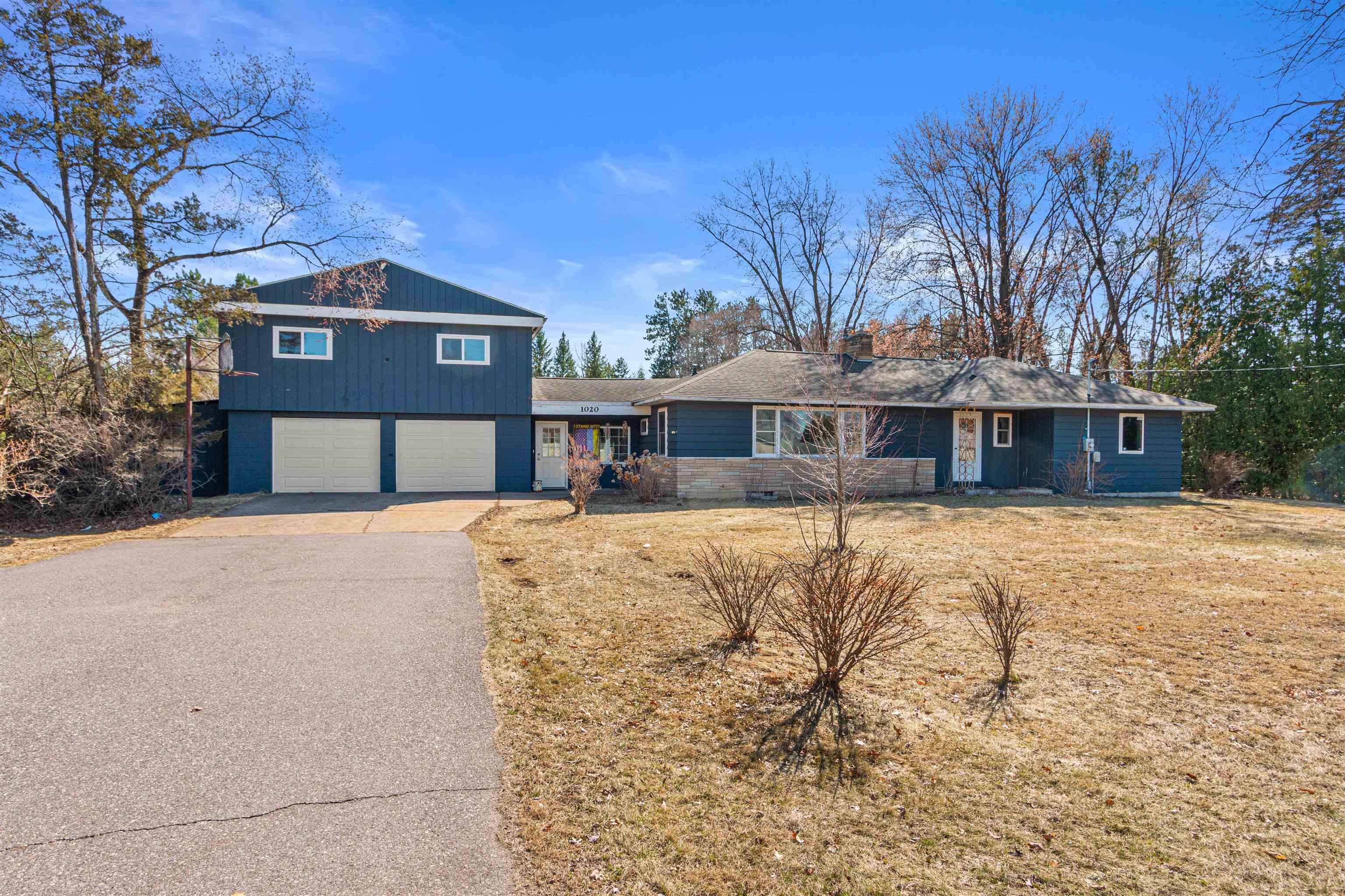 1020 GRIFFITH AVENUE, Wisconsin Rapids, Wisconsin 54494, 3 Bedrooms Bedrooms, ,2 BathroomsBathrooms,Residential,For Sale,1020 GRIFFITH AVENUE,22601301