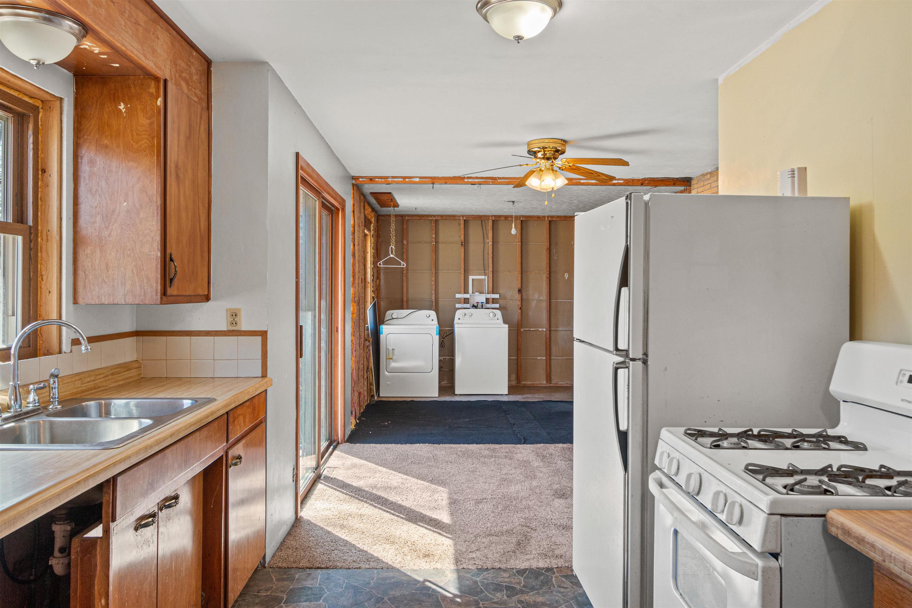 1020 GRIFFITH AVENUE, Wisconsin Rapids, Wisconsin 54494, 3 Bedrooms Bedrooms, ,2 BathroomsBathrooms,Residential,For Sale,1020 GRIFFITH AVENUE,22601301