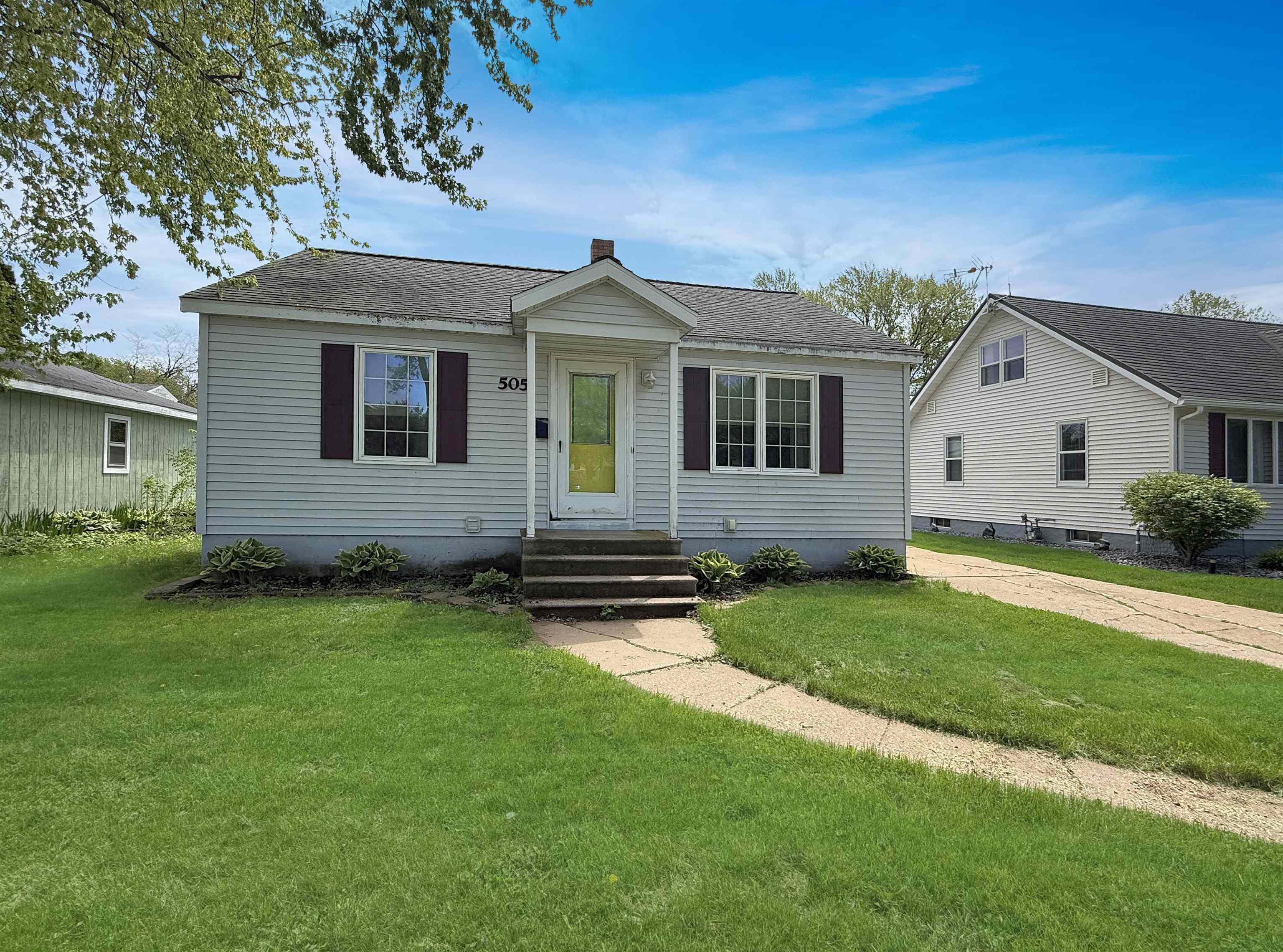 505 S ASH AVENUE, Marshfield, Wisconsin 54449, 2 Bedrooms Bedrooms, ,1 BathroomBathrooms,Residential,For Sale,505 S ASH AVENUE,22601303