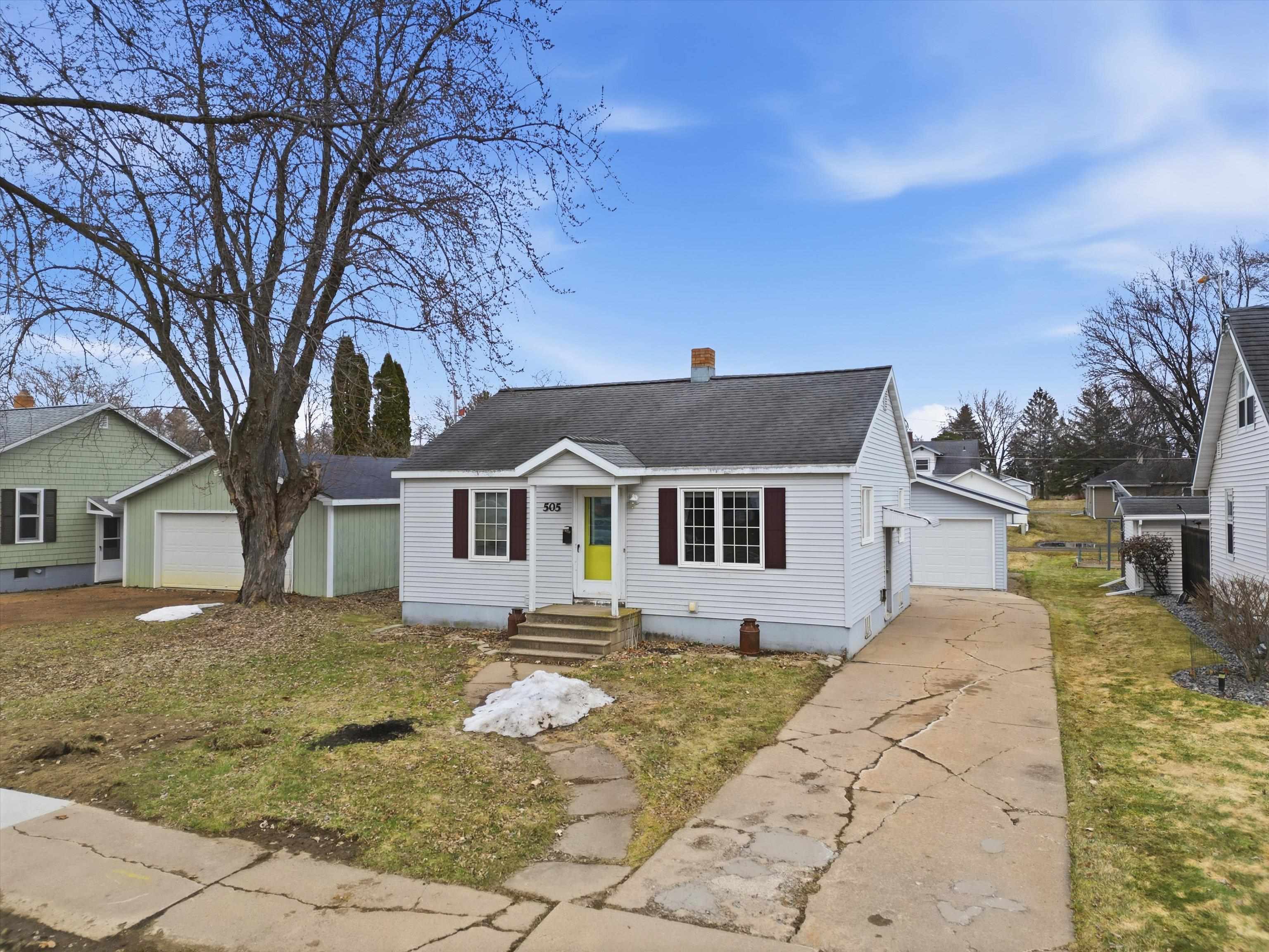 505 S ASH AVENUE, Marshfield, Wisconsin 54449, 2 Bedrooms Bedrooms, ,1 BathroomBathrooms,Residential,For Sale,505 S ASH AVENUE,22601303