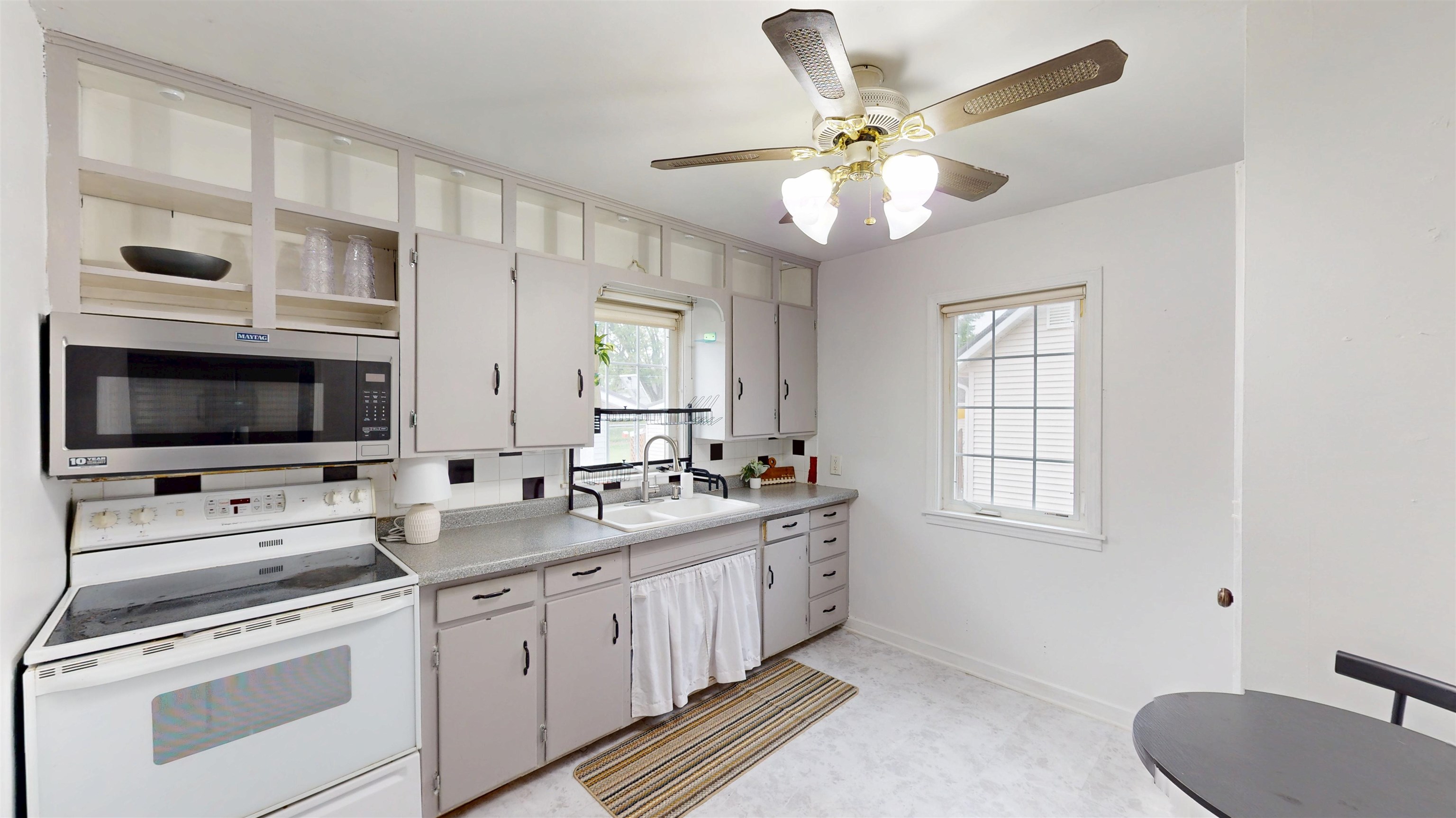 505 S ASH AVENUE, Marshfield, Wisconsin 54449, 2 Bedrooms Bedrooms, ,1 BathroomBathrooms,Residential,For Sale,505 S ASH AVENUE,22601303