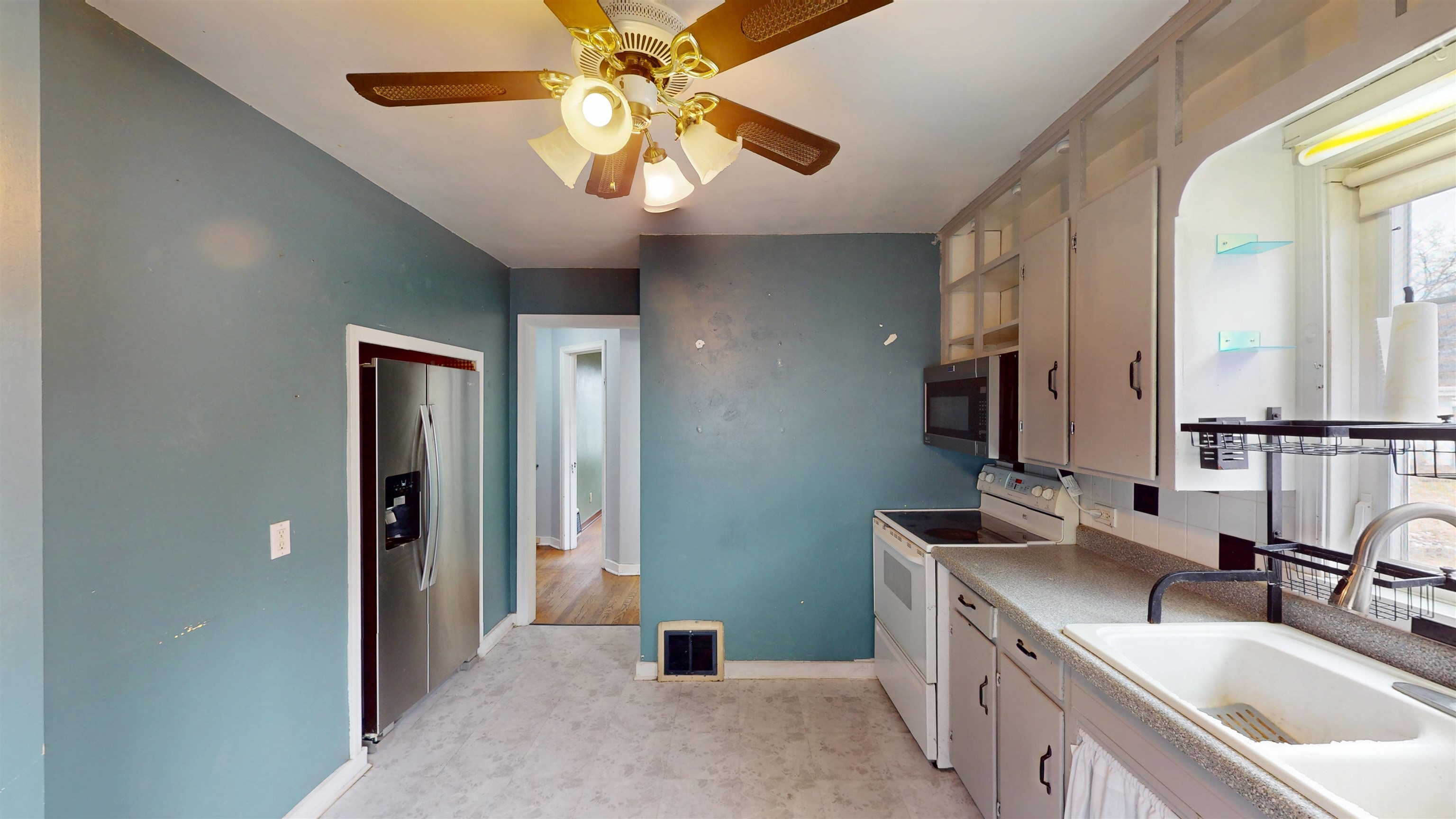 505 S ASH AVENUE, Marshfield, Wisconsin 54449, 2 Bedrooms Bedrooms, ,1 BathroomBathrooms,Residential,For Sale,505 S ASH AVENUE,22601303