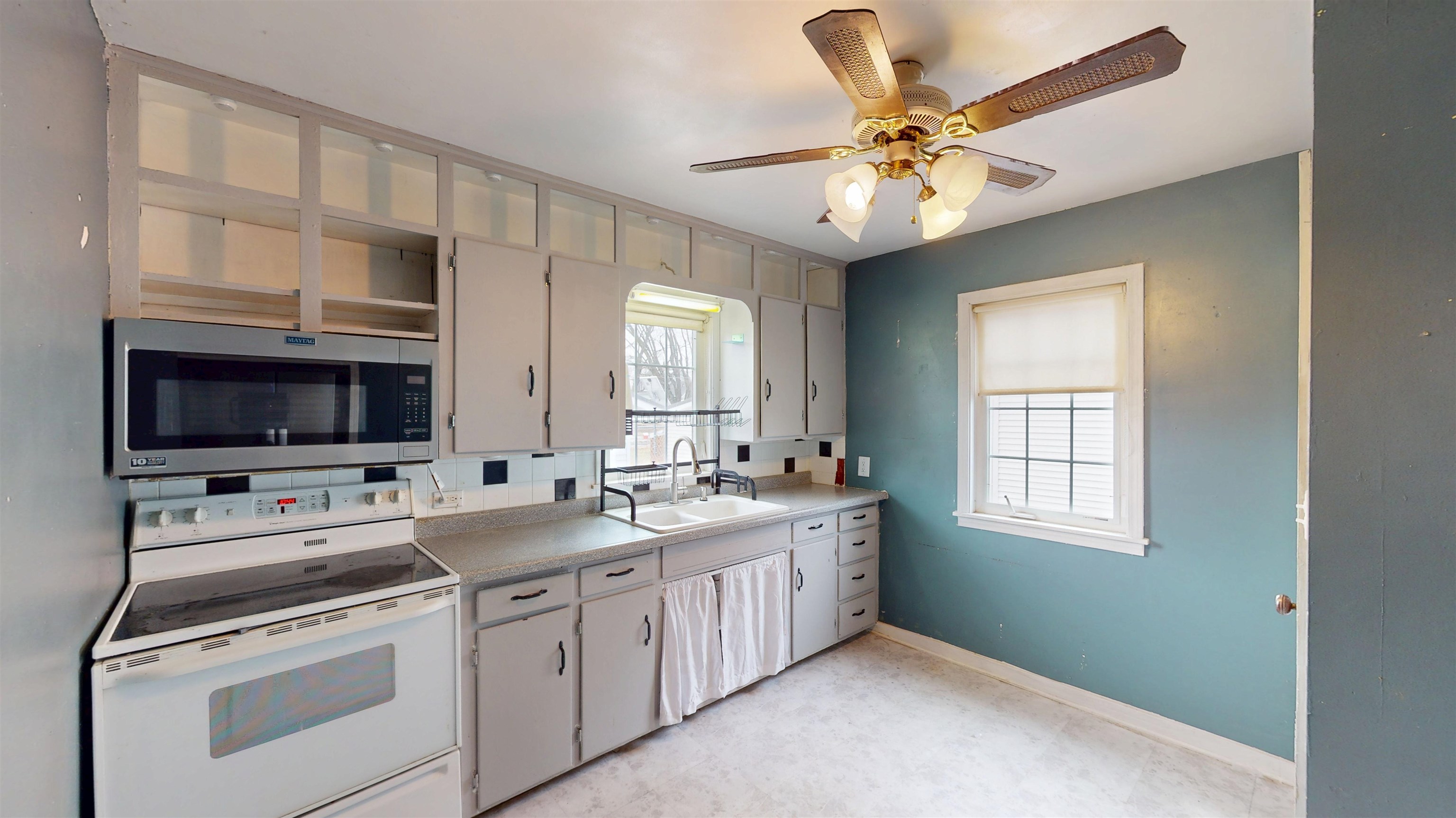 505 S ASH AVENUE, Marshfield, Wisconsin 54449, 2 Bedrooms Bedrooms, ,1 BathroomBathrooms,Residential,For Sale,505 S ASH AVENUE,22601303