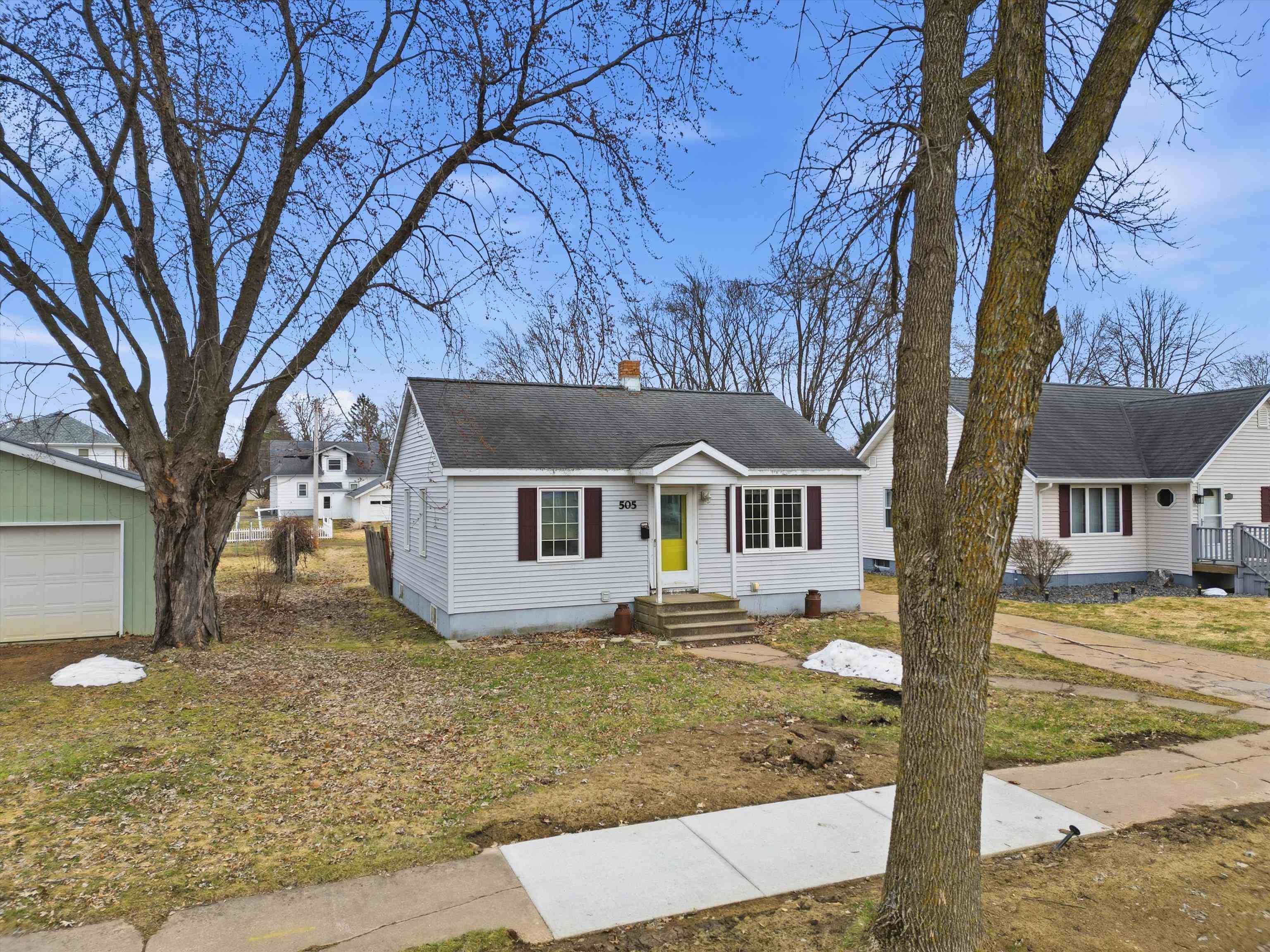 505 S ASH AVENUE, Marshfield, Wisconsin 54449, 2 Bedrooms Bedrooms, ,1 BathroomBathrooms,Residential,For Sale,505 S ASH AVENUE,22601303