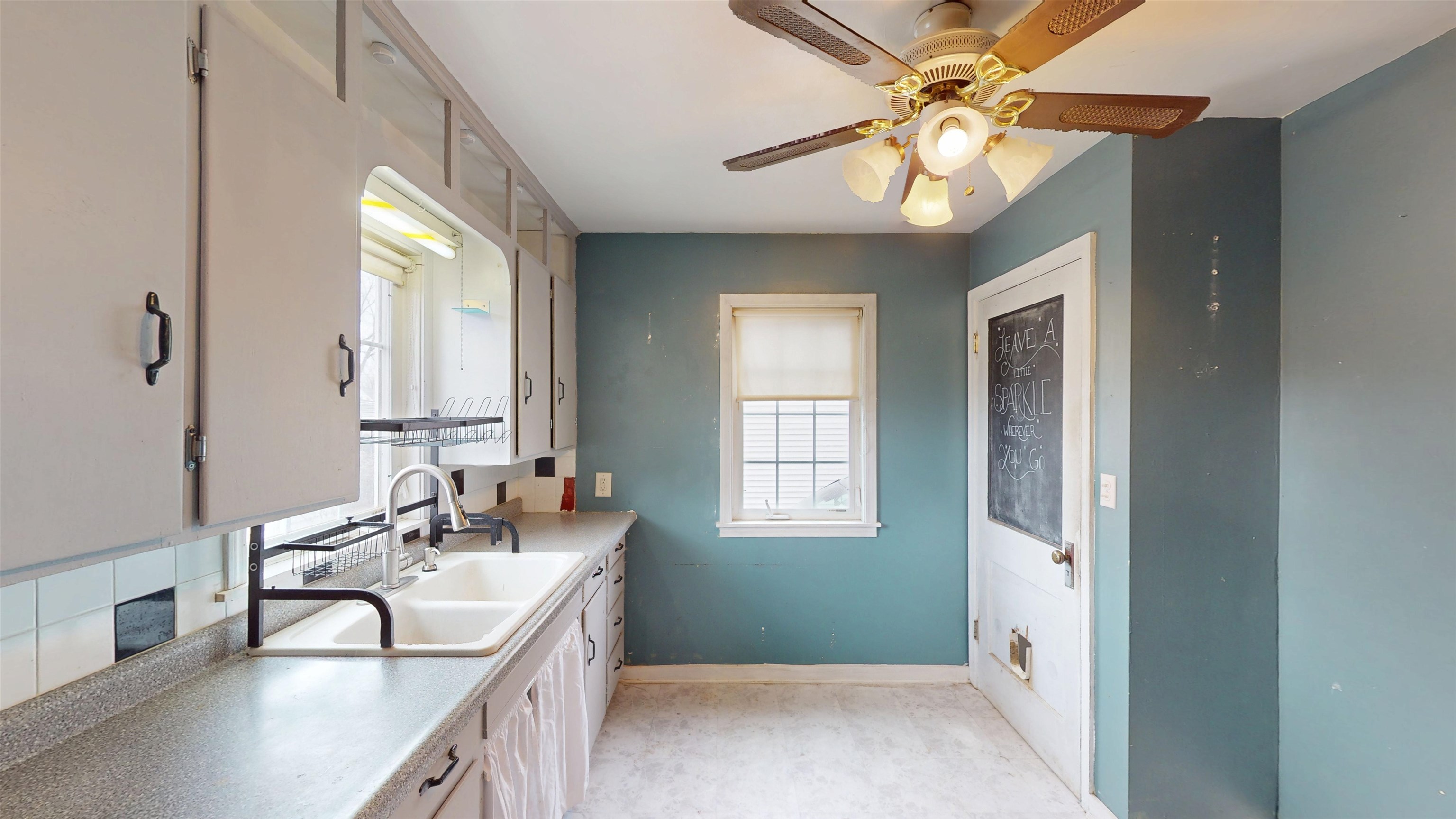 505 S ASH AVENUE, Marshfield, Wisconsin 54449, 2 Bedrooms Bedrooms, ,1 BathroomBathrooms,Residential,For Sale,505 S ASH AVENUE,22601303