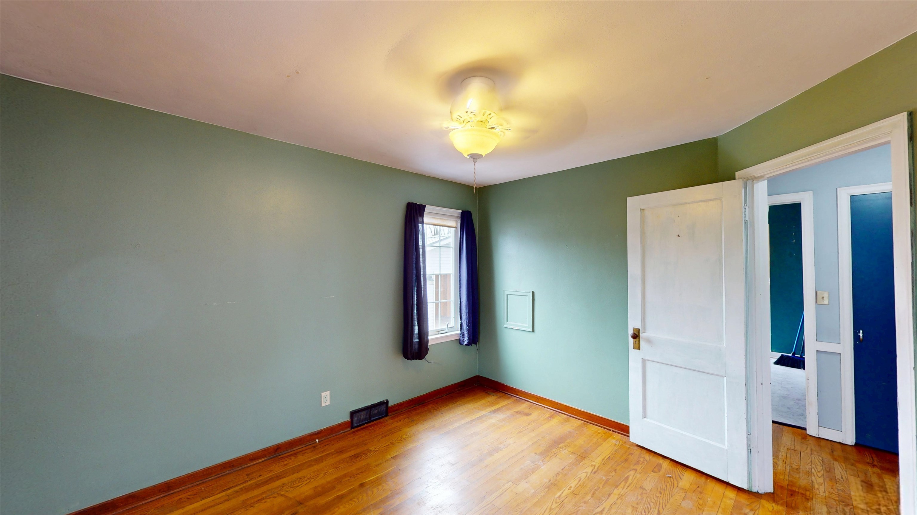 505 S ASH AVENUE, Marshfield, Wisconsin 54449, 2 Bedrooms Bedrooms, ,1 BathroomBathrooms,Residential,For Sale,505 S ASH AVENUE,22601303