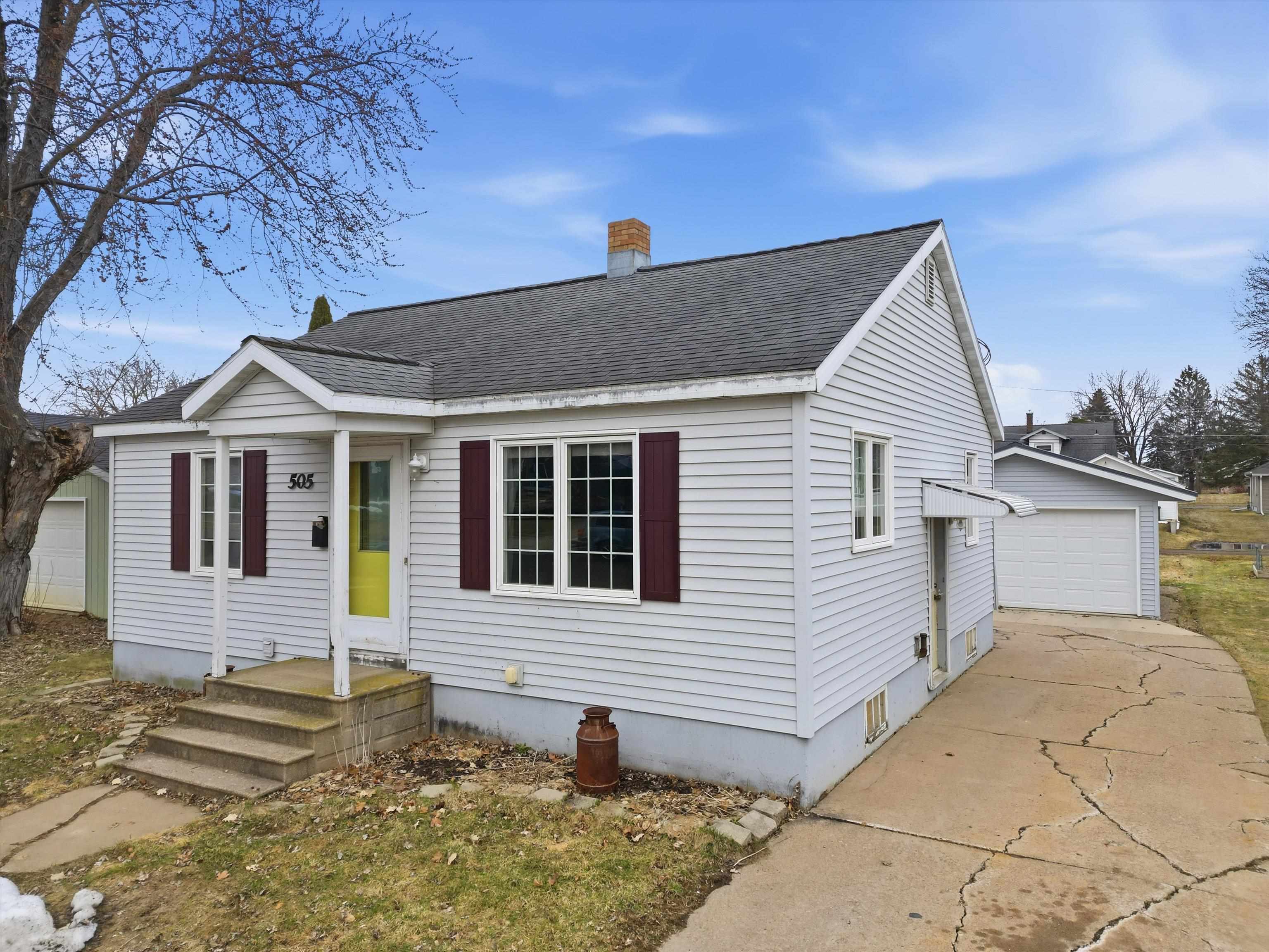 505 S ASH AVENUE, Marshfield, Wisconsin 54449, 2 Bedrooms Bedrooms, ,1 BathroomBathrooms,Residential,For Sale,505 S ASH AVENUE,22601303