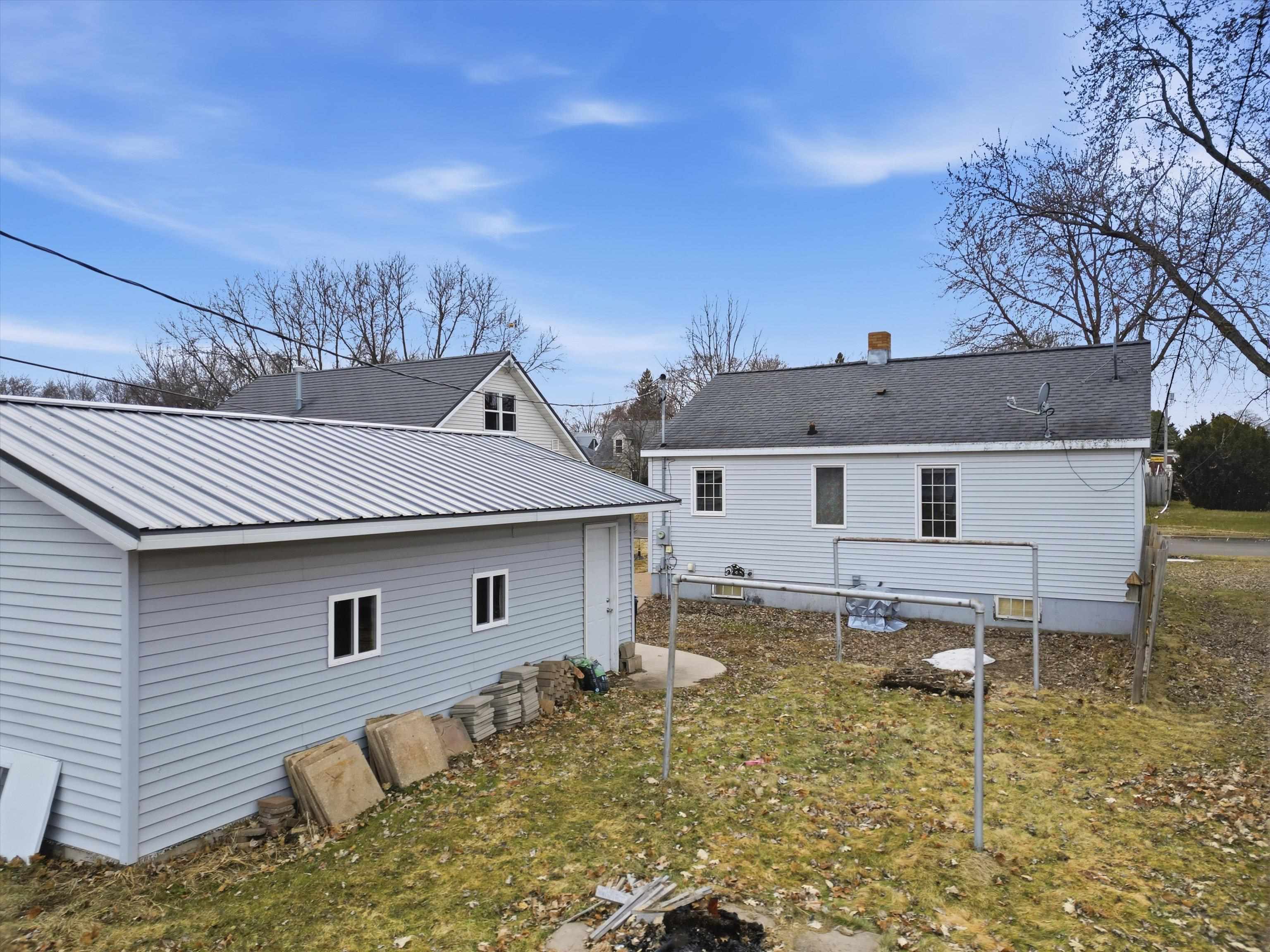 505 S ASH AVENUE, Marshfield, Wisconsin 54449, 2 Bedrooms Bedrooms, ,1 BathroomBathrooms,Residential,For Sale,505 S ASH AVENUE,22601303