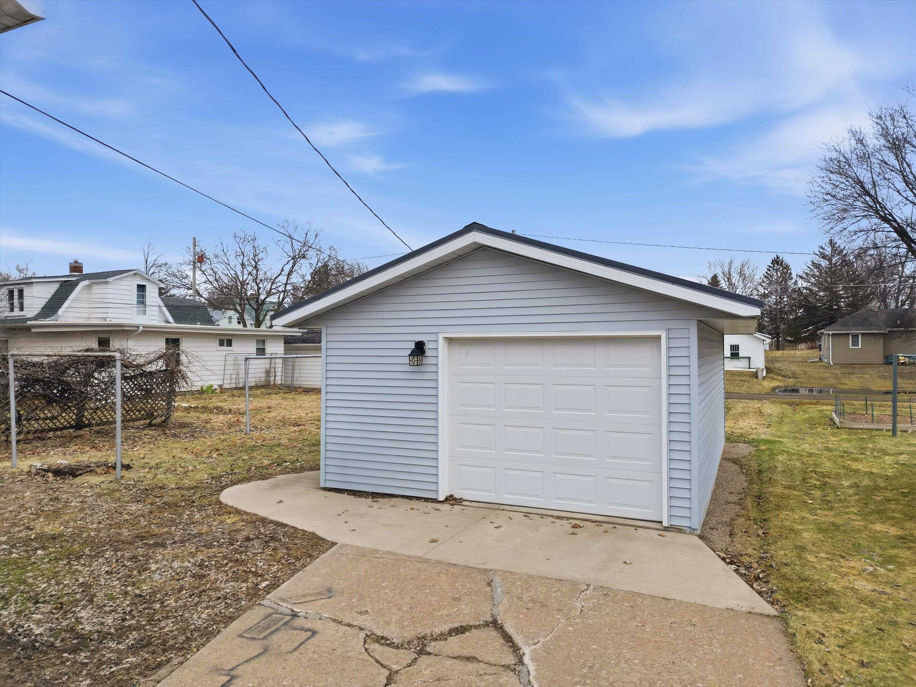 505 S ASH AVENUE, Marshfield, Wisconsin 54449, 2 Bedrooms Bedrooms, ,1 BathroomBathrooms,Residential,For Sale,505 S ASH AVENUE,22601303