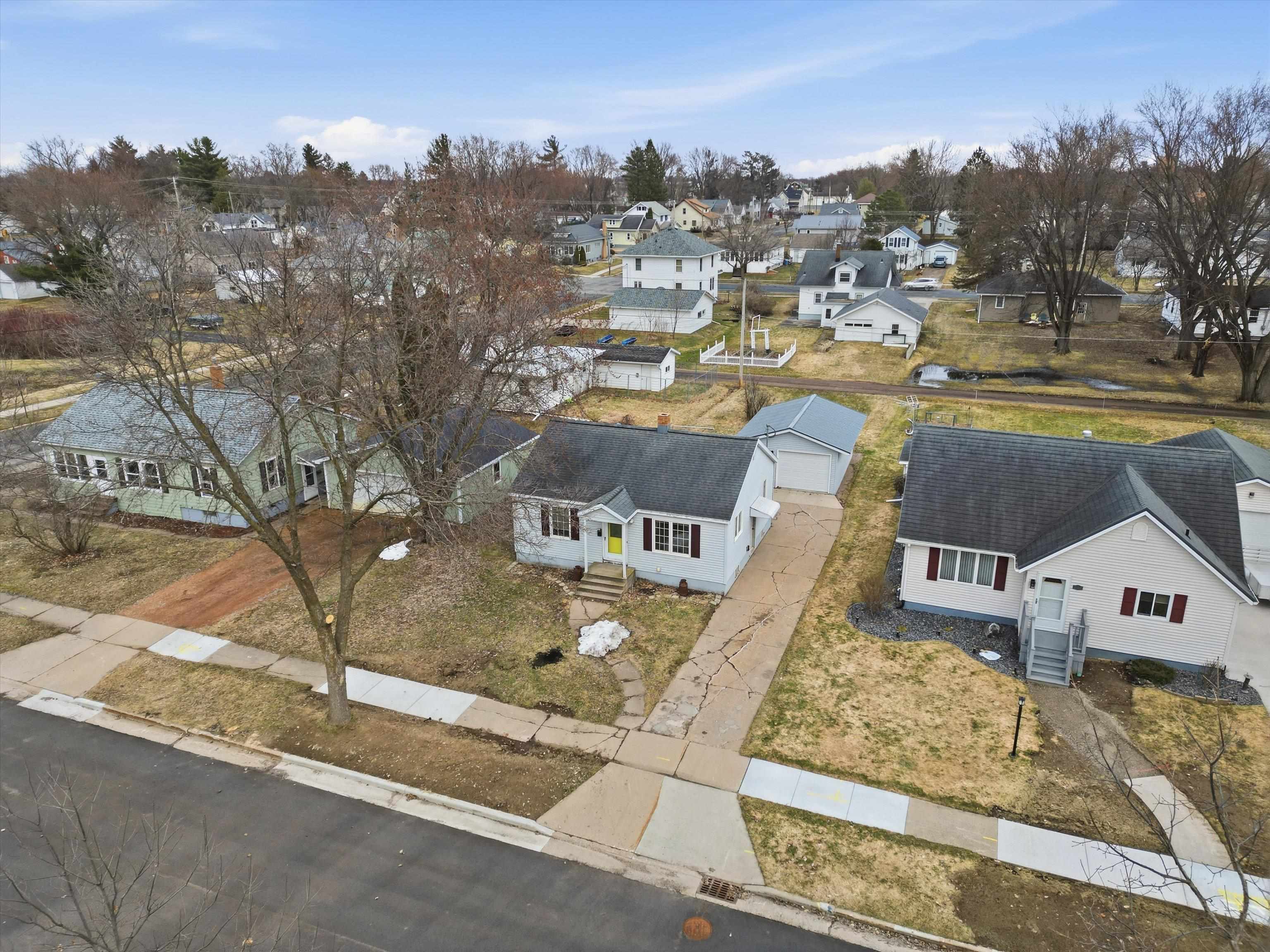 505 S ASH AVENUE, Marshfield, Wisconsin 54449, 2 Bedrooms Bedrooms, ,1 BathroomBathrooms,Residential,For Sale,505 S ASH AVENUE,22601303