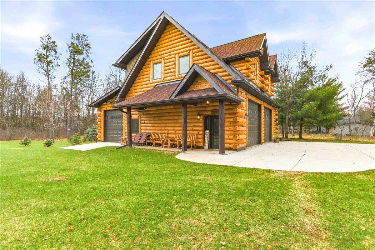 945 N WALDEN WAY, Nekoosa, Wisconsin 54457-0000, 6 Bedrooms Bedrooms, ,4 BathroomsBathrooms,Residential,For Sale,945 N WALDEN WAY,22601306