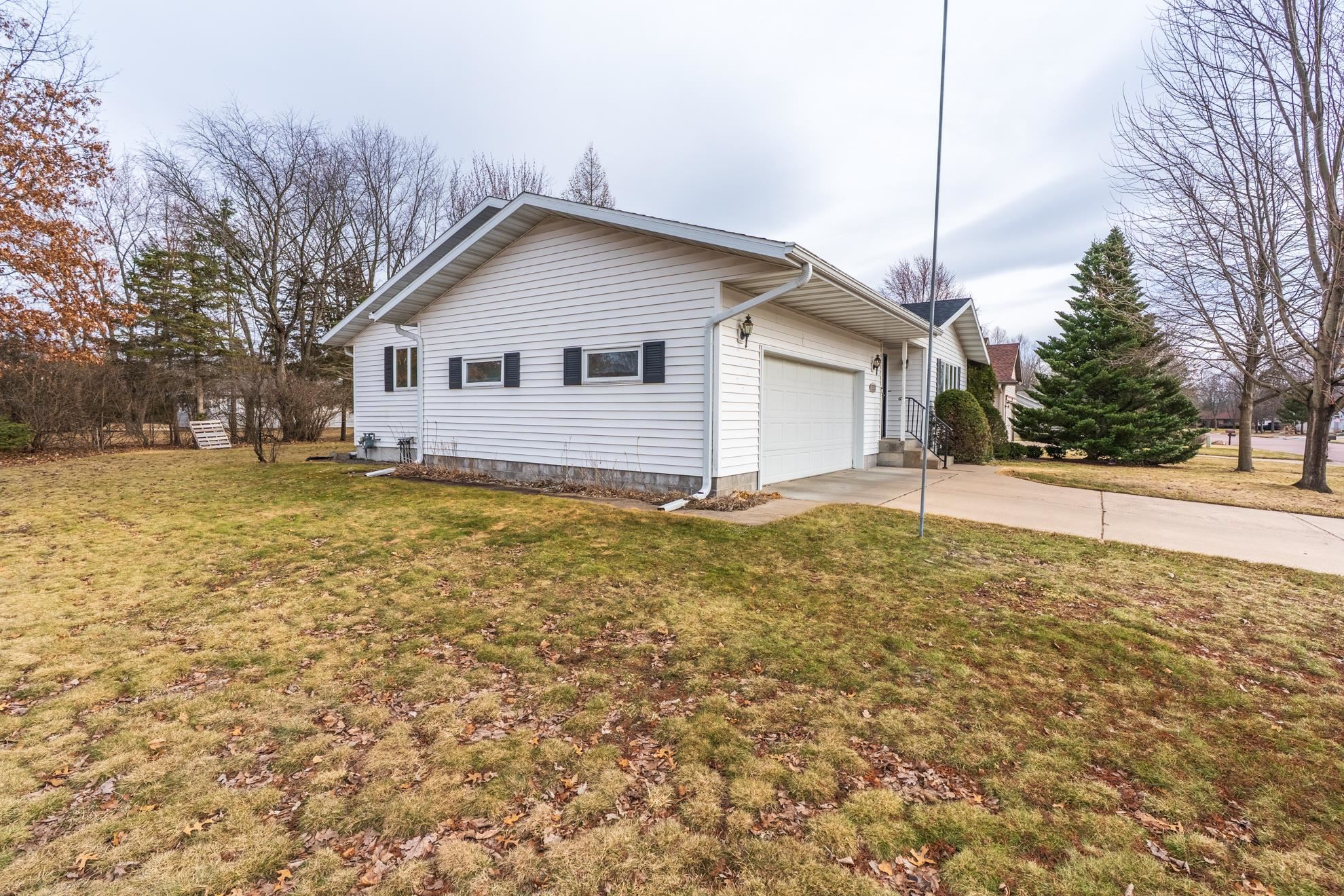 1011 20TH PLACE, Wisconsin Rapids, Wisconsin 54494, 2 Bedrooms Bedrooms, ,1 BathroomBathrooms,Residential,For Sale,1011 20TH PLACE,22601312