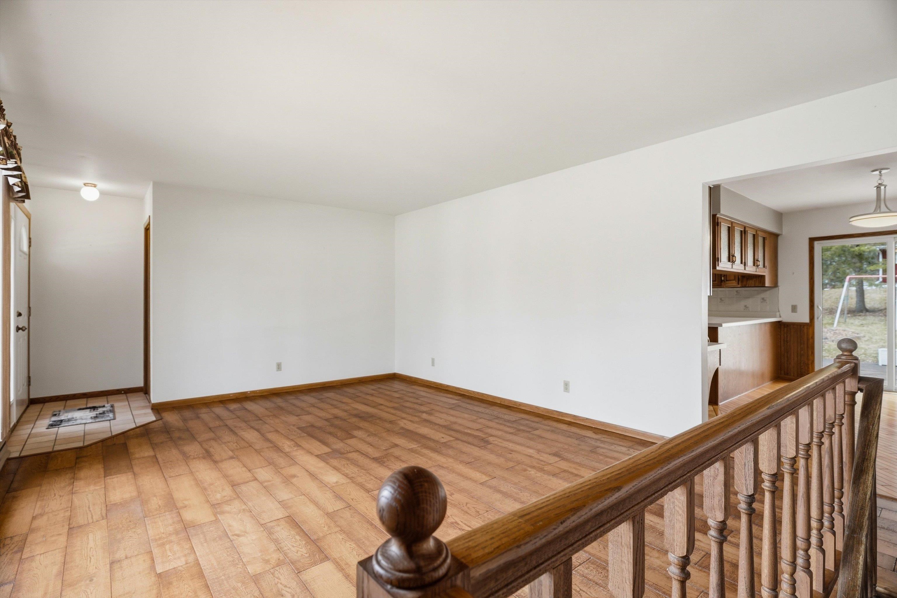 1121 FAIRVIEW DRIVE, Marshfield, Wisconsin 54449, 3 Bedrooms Bedrooms, ,2 BathroomsBathrooms,Residential,For Sale,1121 FAIRVIEW DRIVE,22601320