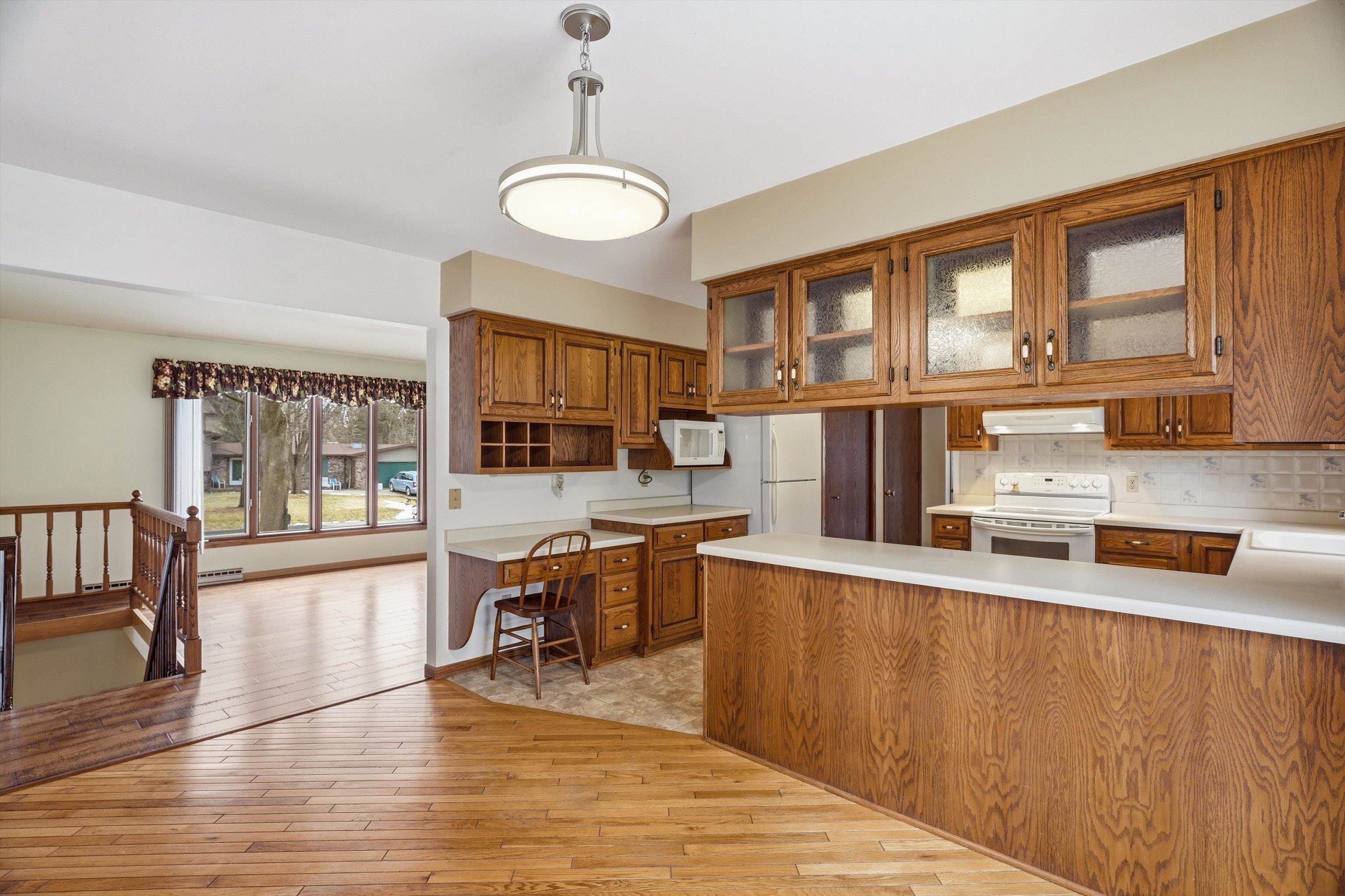 1121 FAIRVIEW DRIVE, Marshfield, Wisconsin 54449, 3 Bedrooms Bedrooms, ,2 BathroomsBathrooms,Residential,For Sale,1121 FAIRVIEW DRIVE,22601320