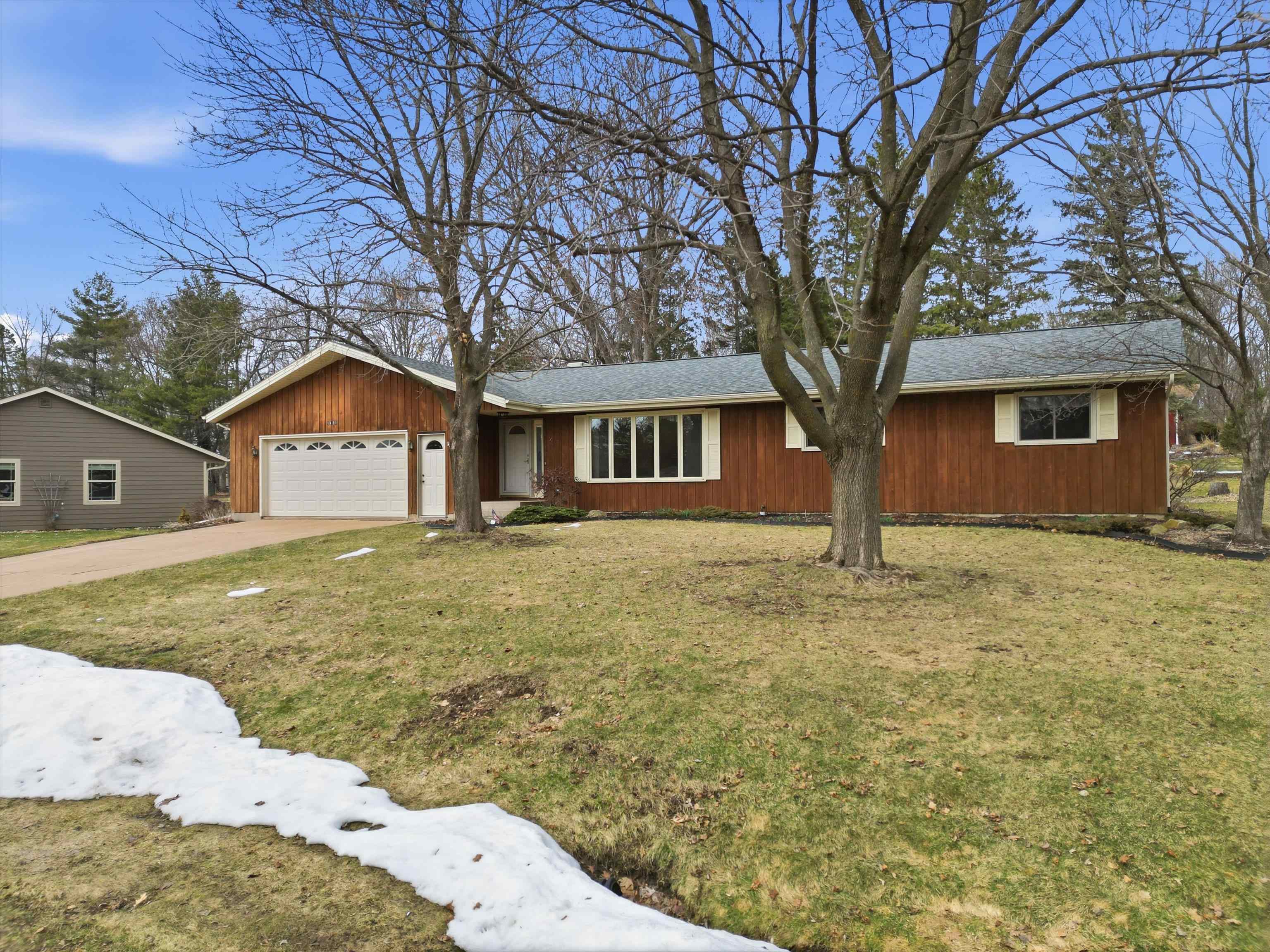 1121 FAIRVIEW DRIVE, Marshfield, Wisconsin 54449, 3 Bedrooms Bedrooms, ,2 BathroomsBathrooms,Residential,For Sale,1121 FAIRVIEW DRIVE,22601320