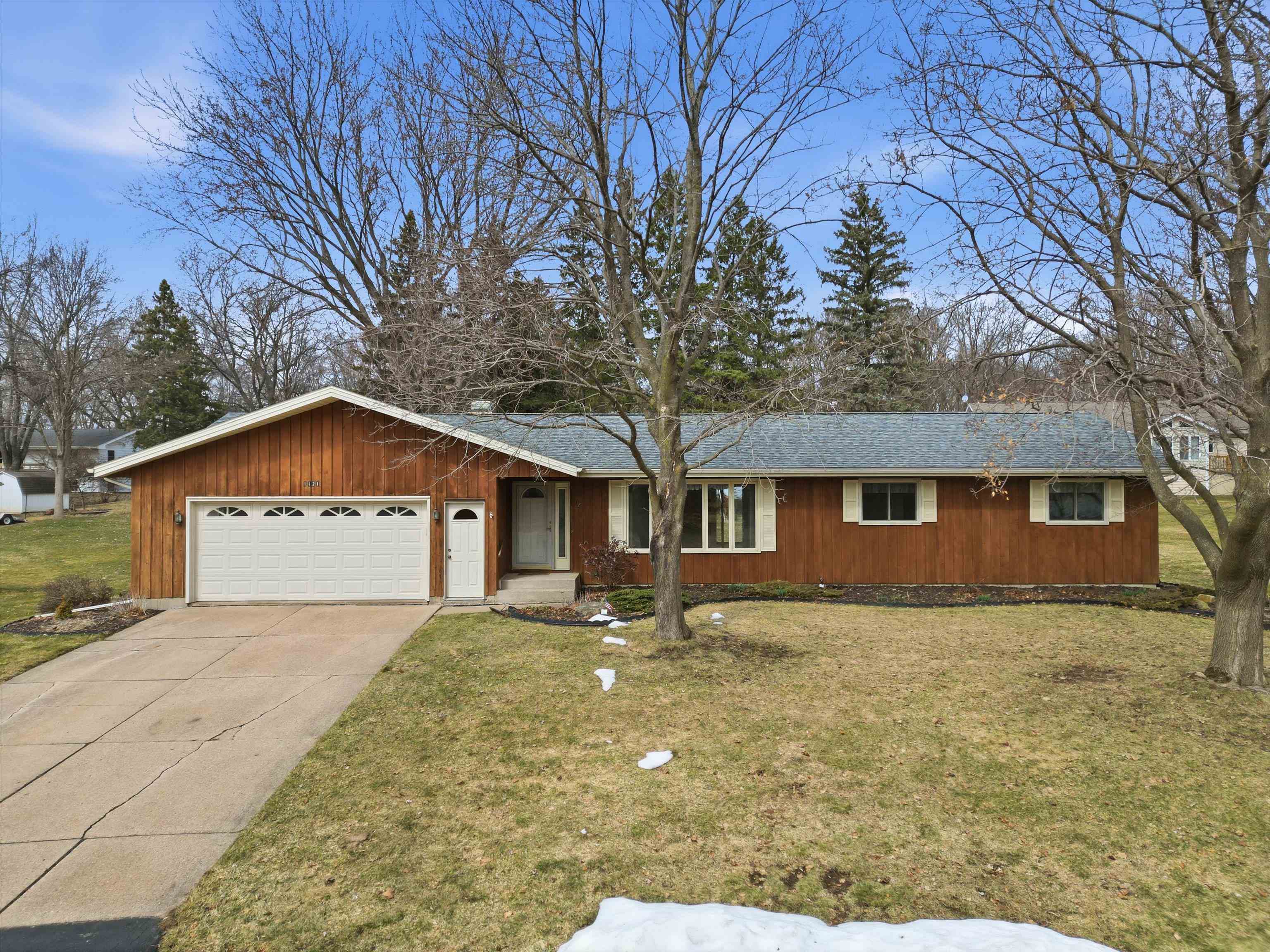 1121 FAIRVIEW DRIVE, Marshfield, Wisconsin 54449, 3 Bedrooms Bedrooms, ,2 BathroomsBathrooms,Residential,For Sale,1121 FAIRVIEW DRIVE,22601320