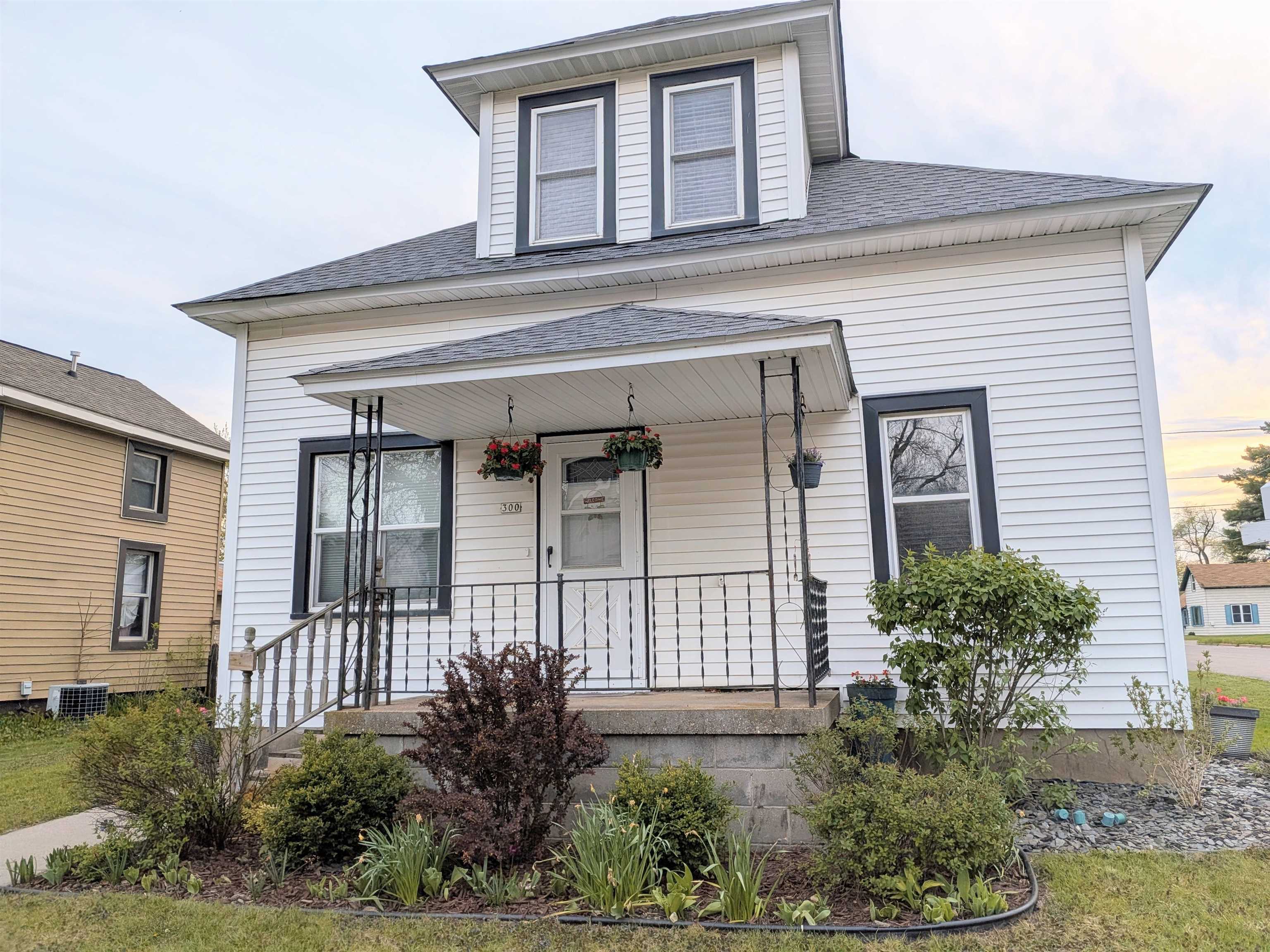300 SECOND STREET, Stevens Point, Wisconsin 54481, 4 Bedrooms Bedrooms, ,2 BathroomsBathrooms,Residential,For Sale,300 SECOND STREET,22601323