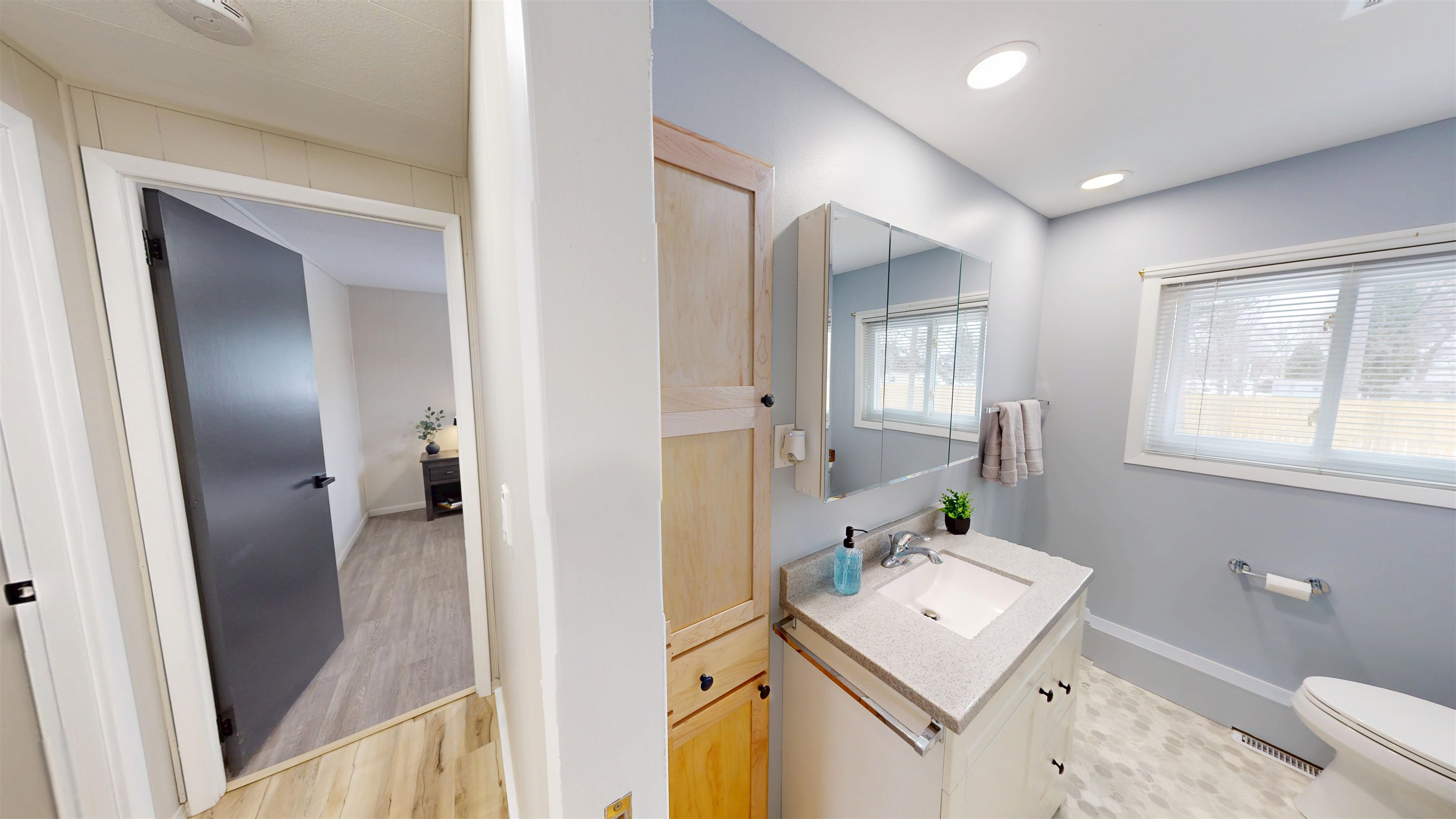 214 E 21ST STREET, Marshfield, Wisconsin 54449, 3 Bedrooms Bedrooms, ,1 BathroomBathrooms,Residential,For Sale,214 E 21ST STREET,22601326