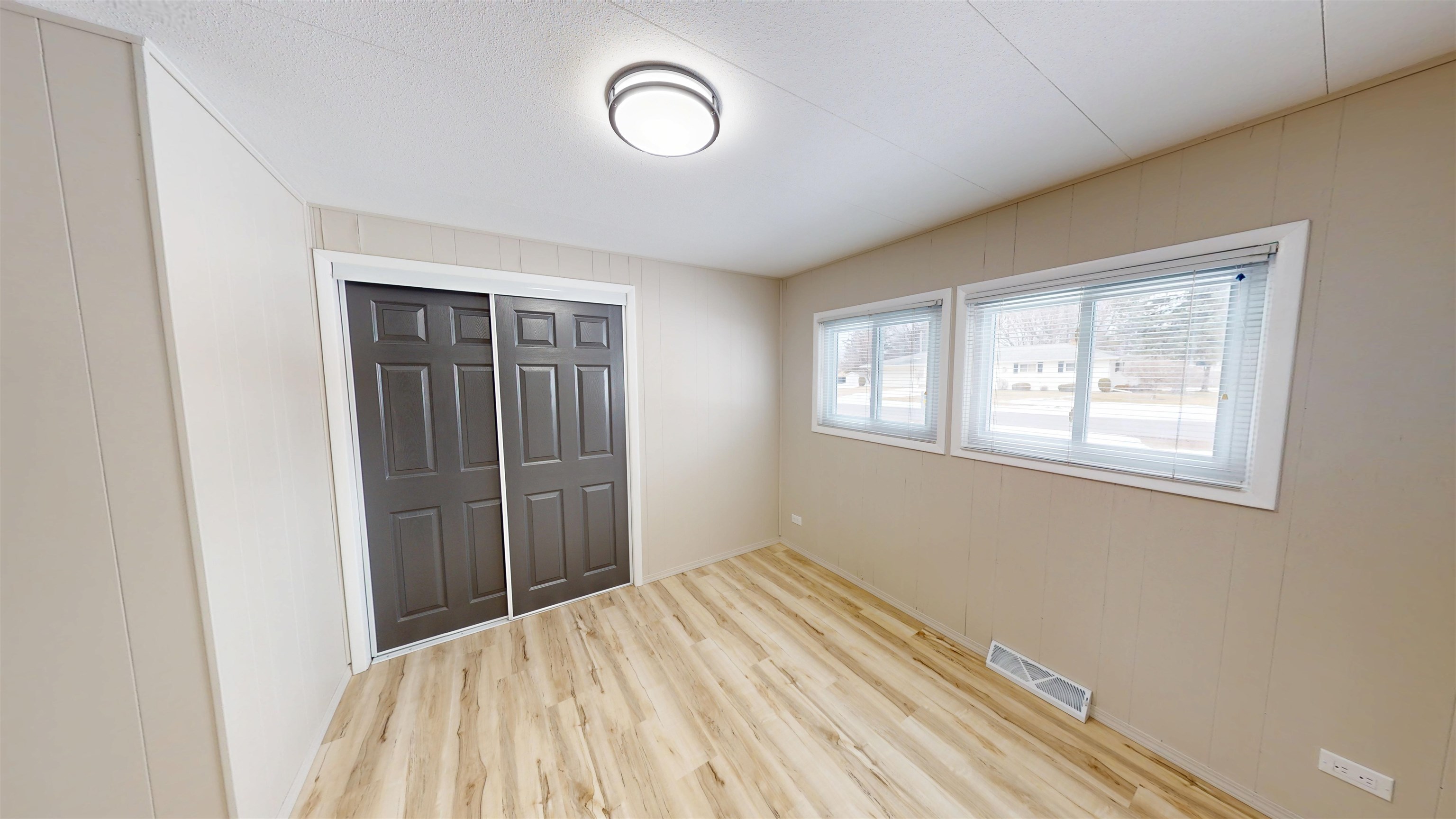 214 E 21ST STREET, Marshfield, Wisconsin 54449, 3 Bedrooms Bedrooms, ,1 BathroomBathrooms,Residential,For Sale,214 E 21ST STREET,22601326