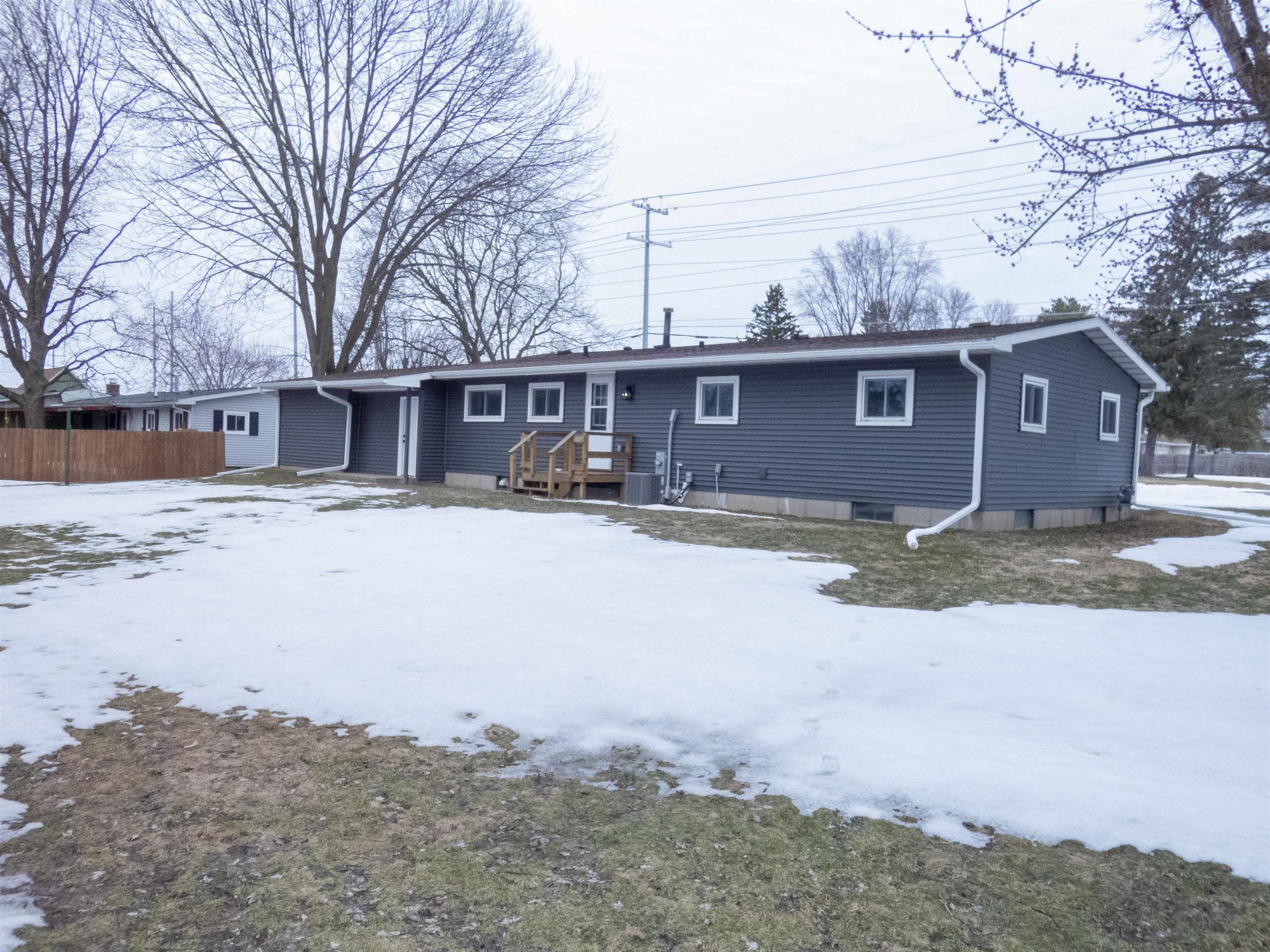 214 E 21ST STREET, Marshfield, Wisconsin 54449, 3 Bedrooms Bedrooms, ,1 BathroomBathrooms,Residential,For Sale,214 E 21ST STREET,22601326