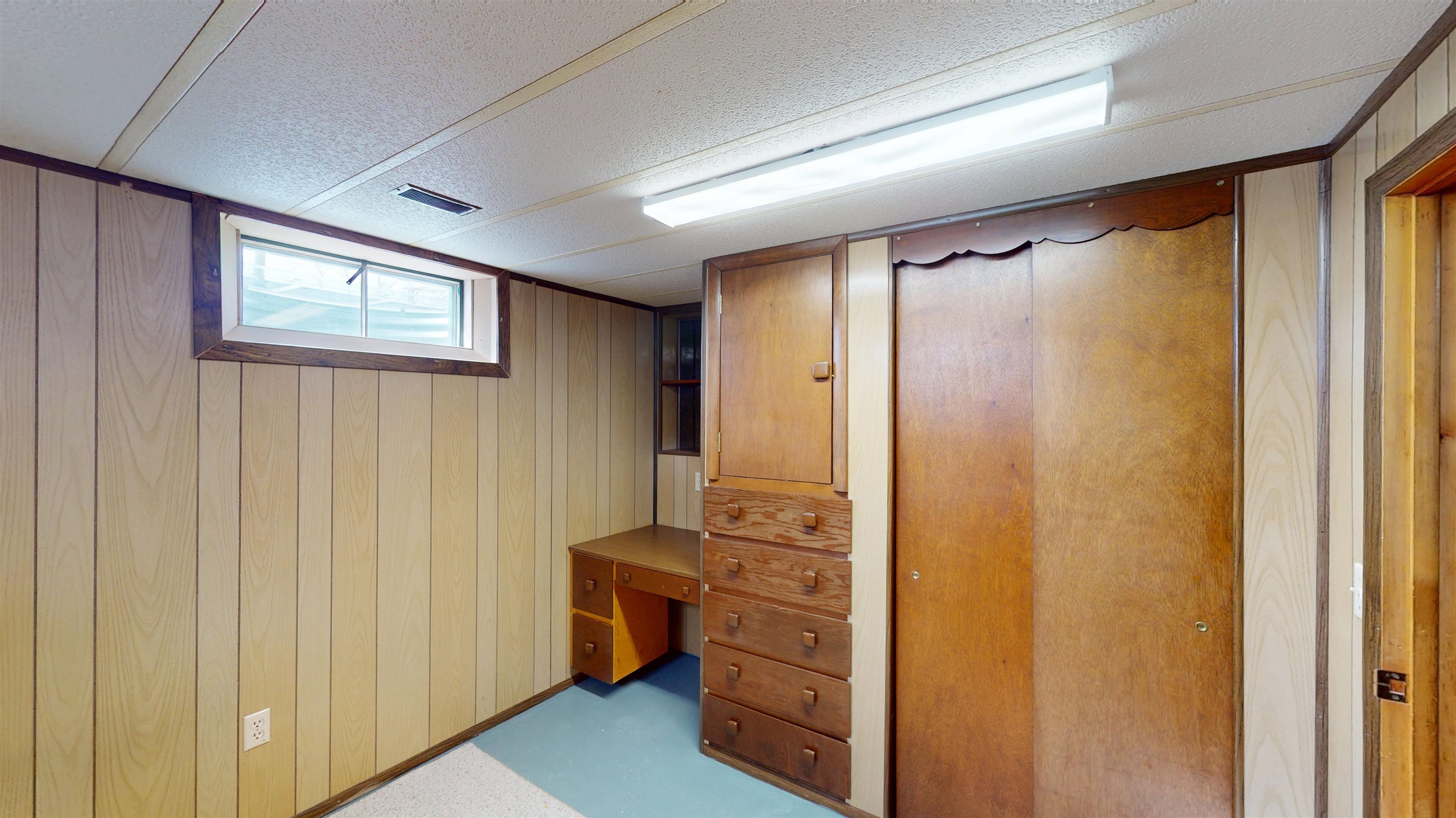 214 E 21ST STREET, Marshfield, Wisconsin 54449, 3 Bedrooms Bedrooms, ,1 BathroomBathrooms,Residential,For Sale,214 E 21ST STREET,22601326