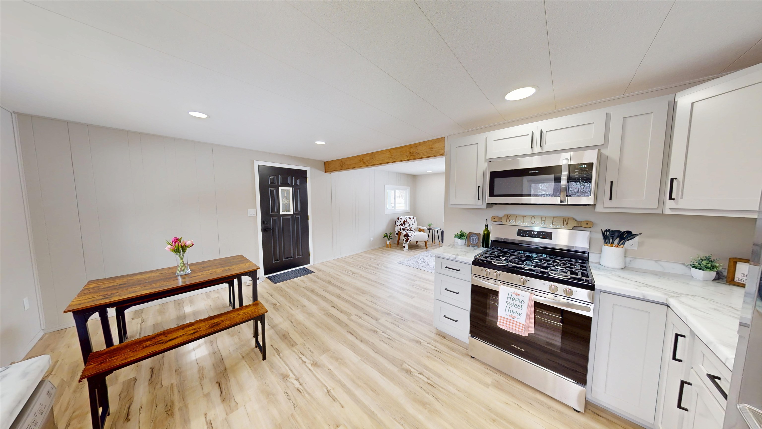 214 E 21ST STREET, Marshfield, Wisconsin 54449, 3 Bedrooms Bedrooms, ,1 BathroomBathrooms,Residential,For Sale,214 E 21ST STREET,22601326