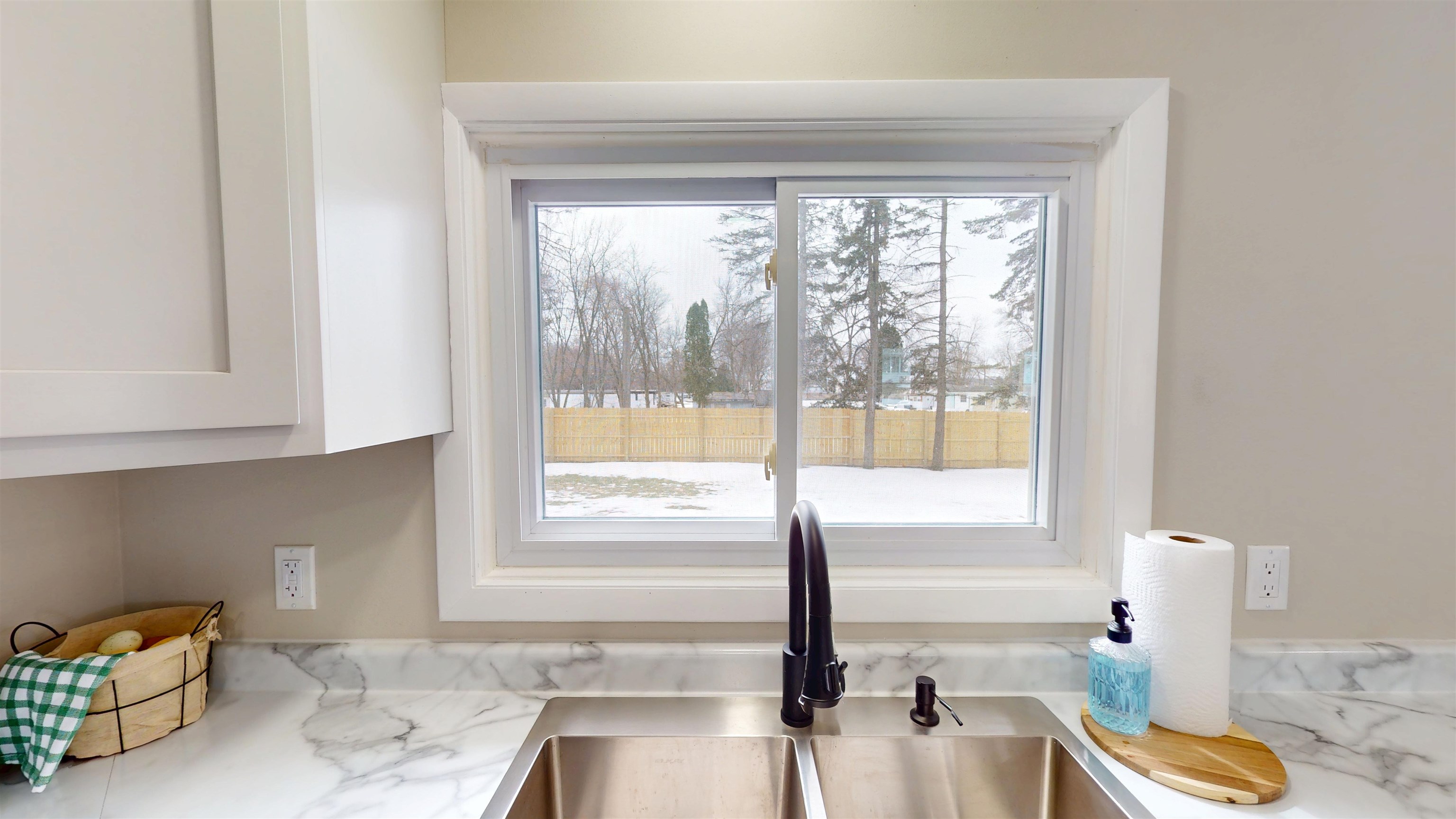 214 E 21ST STREET, Marshfield, Wisconsin 54449, 3 Bedrooms Bedrooms, ,1 BathroomBathrooms,Residential,For Sale,214 E 21ST STREET,22601326