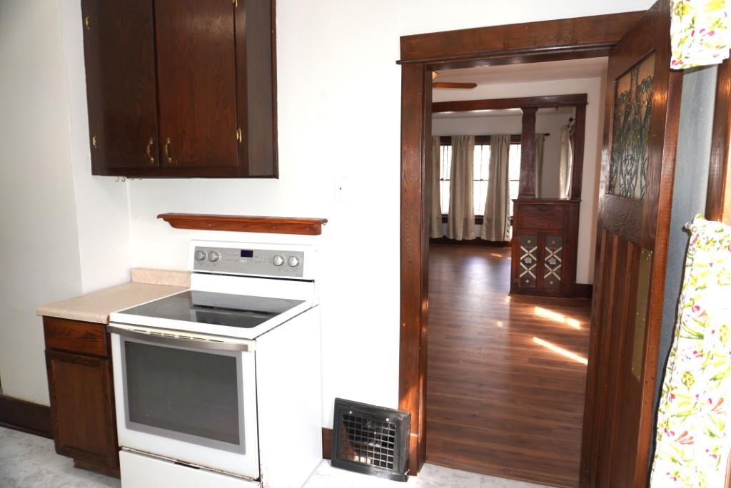 605 W 2ND STREET, Merrill, Wisconsin 54452, 4 Bedrooms Bedrooms, ,1 BathroomBathrooms,Residential,For Sale,605 W 2ND STREET,22601330