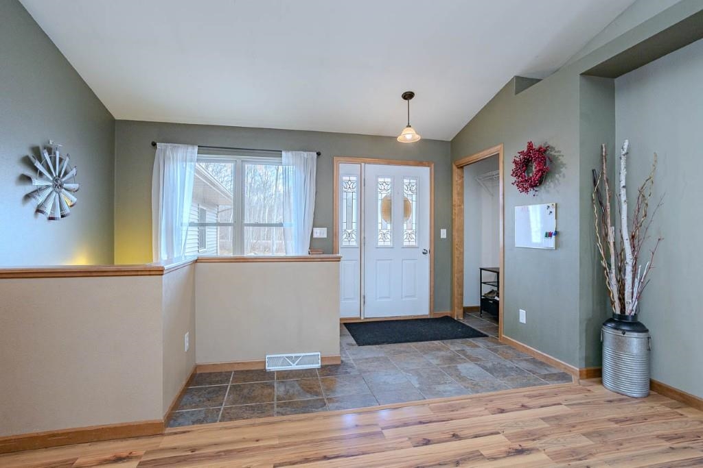 213688 COUNTY ROAD J, Hatley, Wisconsin 54440, 4 Bedrooms Bedrooms, ,3 BathroomsBathrooms,Residential,For Sale,213688 COUNTY ROAD J,22601334