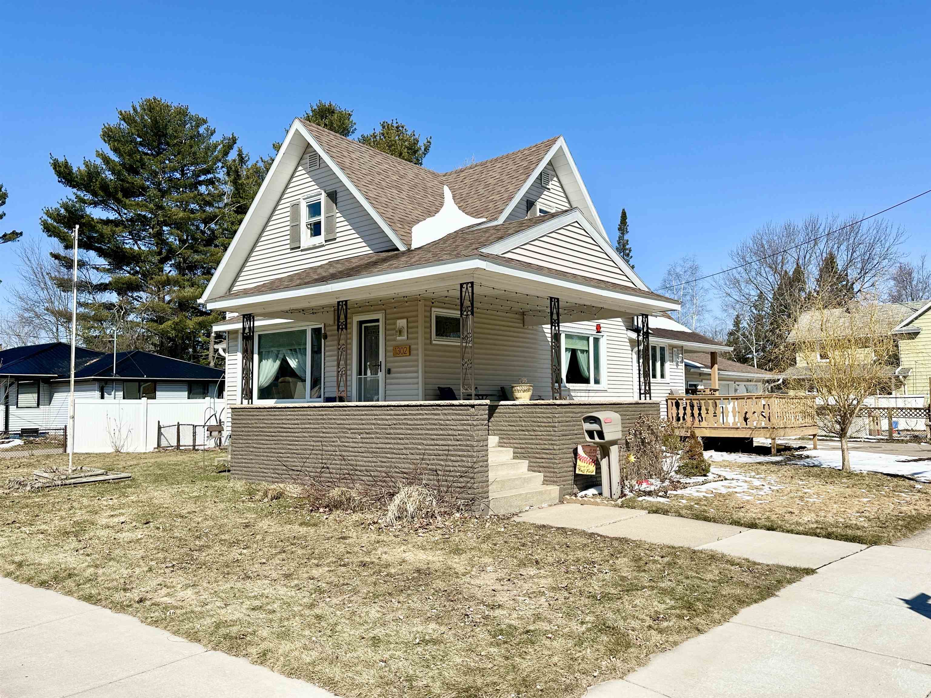 1302 5TH AVENUE, Antigo, Wisconsin 54409, 3 Bedrooms Bedrooms, ,1 BathroomBathrooms,Residential,For Sale,1302 5TH AVENUE,22601336