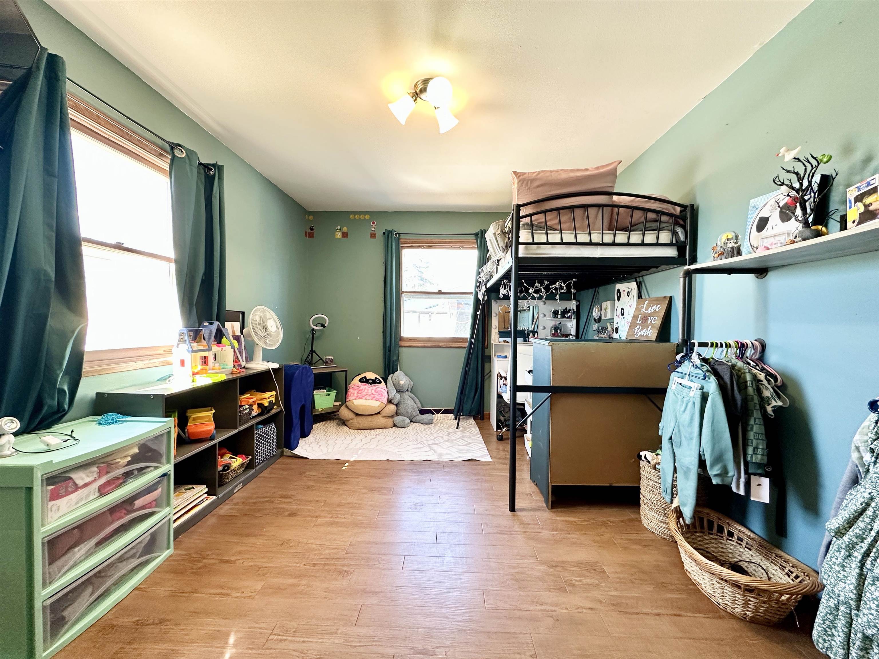 1302 5TH AVENUE, Antigo, Wisconsin 54409, 3 Bedrooms Bedrooms, ,1 BathroomBathrooms,Residential,For Sale,1302 5TH AVENUE,22601336