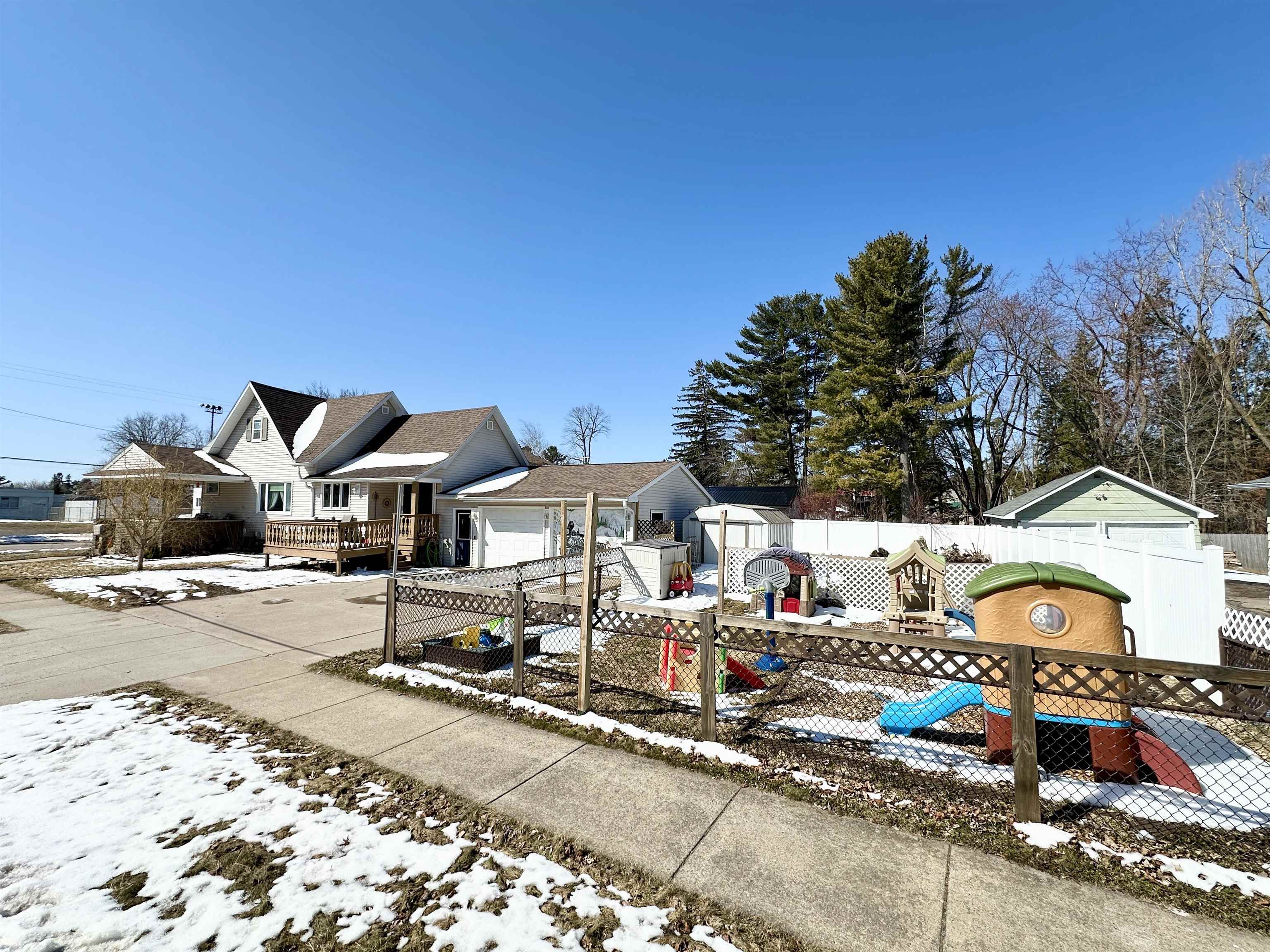 1302 5TH AVENUE, Antigo, Wisconsin 54409, 3 Bedrooms Bedrooms, ,1 BathroomBathrooms,Residential,For Sale,1302 5TH AVENUE,22601336