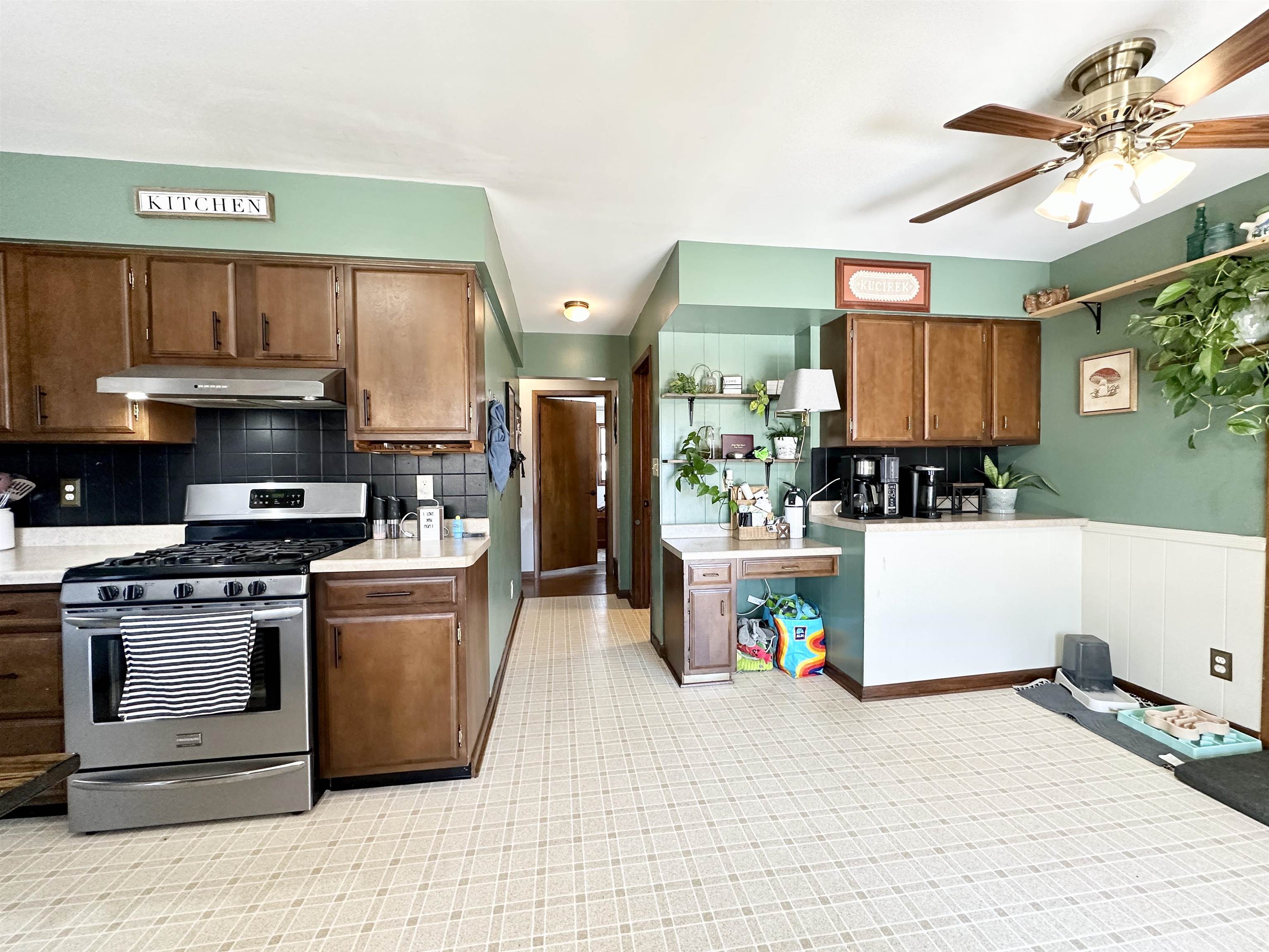 1302 5TH AVENUE, Antigo, Wisconsin 54409, 3 Bedrooms Bedrooms, ,1 BathroomBathrooms,Residential,For Sale,1302 5TH AVENUE,22601336