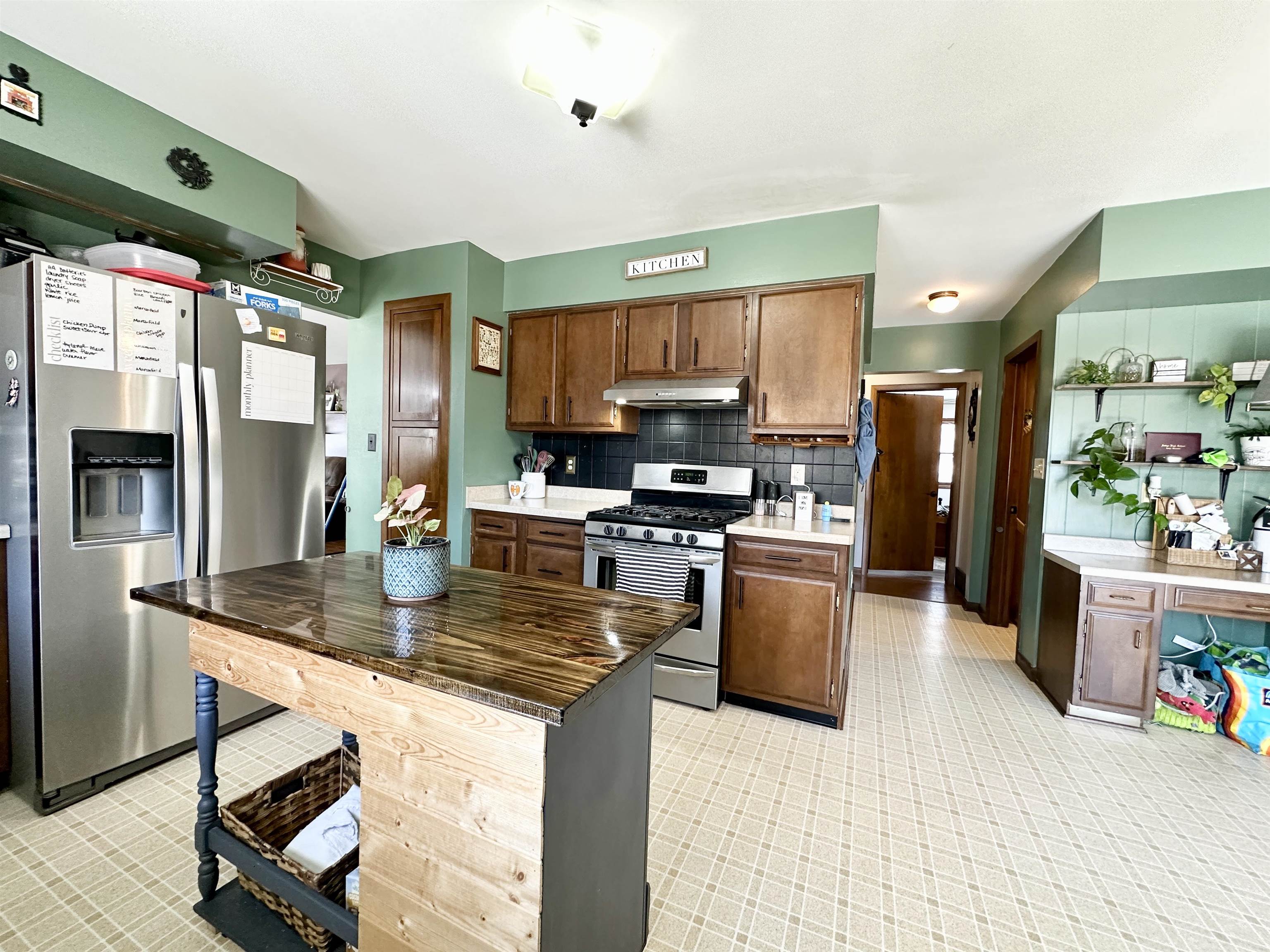 1302 5TH AVENUE, Antigo, Wisconsin 54409, 3 Bedrooms Bedrooms, ,1 BathroomBathrooms,Residential,For Sale,1302 5TH AVENUE,22601336